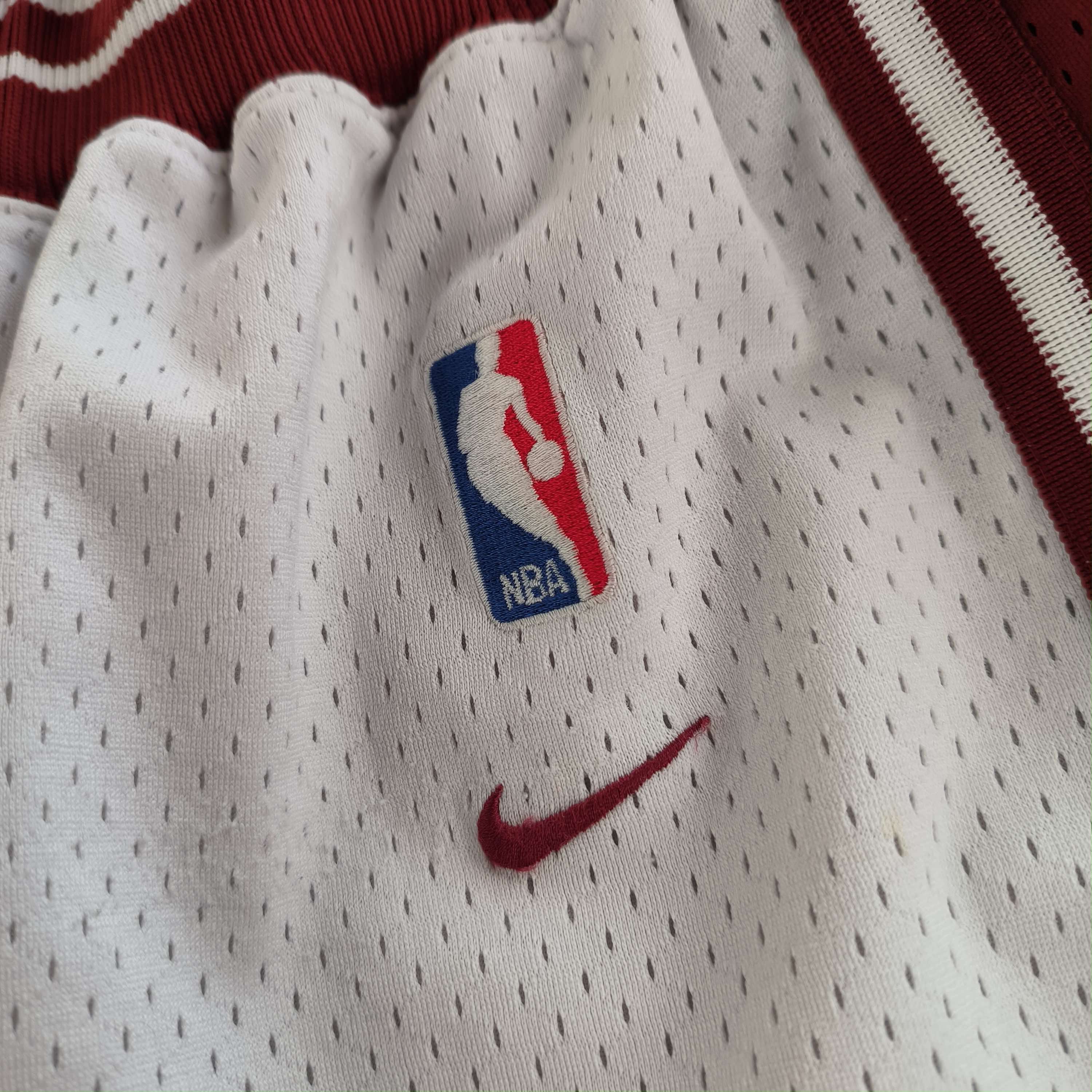 Nike Cleveland Cavaliers Nike Throwback NBA shorts size L Size US 36 / EU 52 - 3 Thumbnail