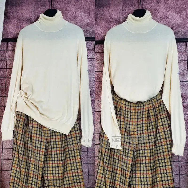 Burberry Burberry Beige Silk-Blend Embroidered Turtleneck Top. Size M / US 6-8 / IT 42-44 - 1 Thumbnail