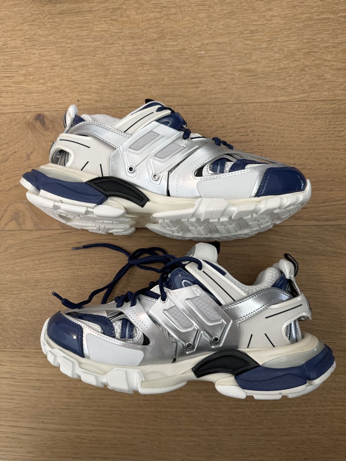 Balenciaga New Balenciaga Track LED Sneaker Metallic Silver and Blue Size US 9 / IT 39 - 6 Thumbnail