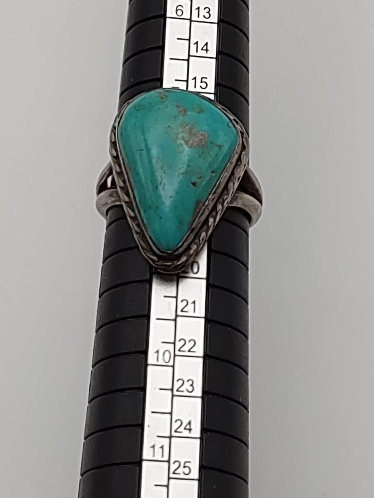 The Unbranded Brand Sterling Silver Turquoise Stone Teardrop Ring Size 8 Size ONE SIZE - 2 Thumbnail