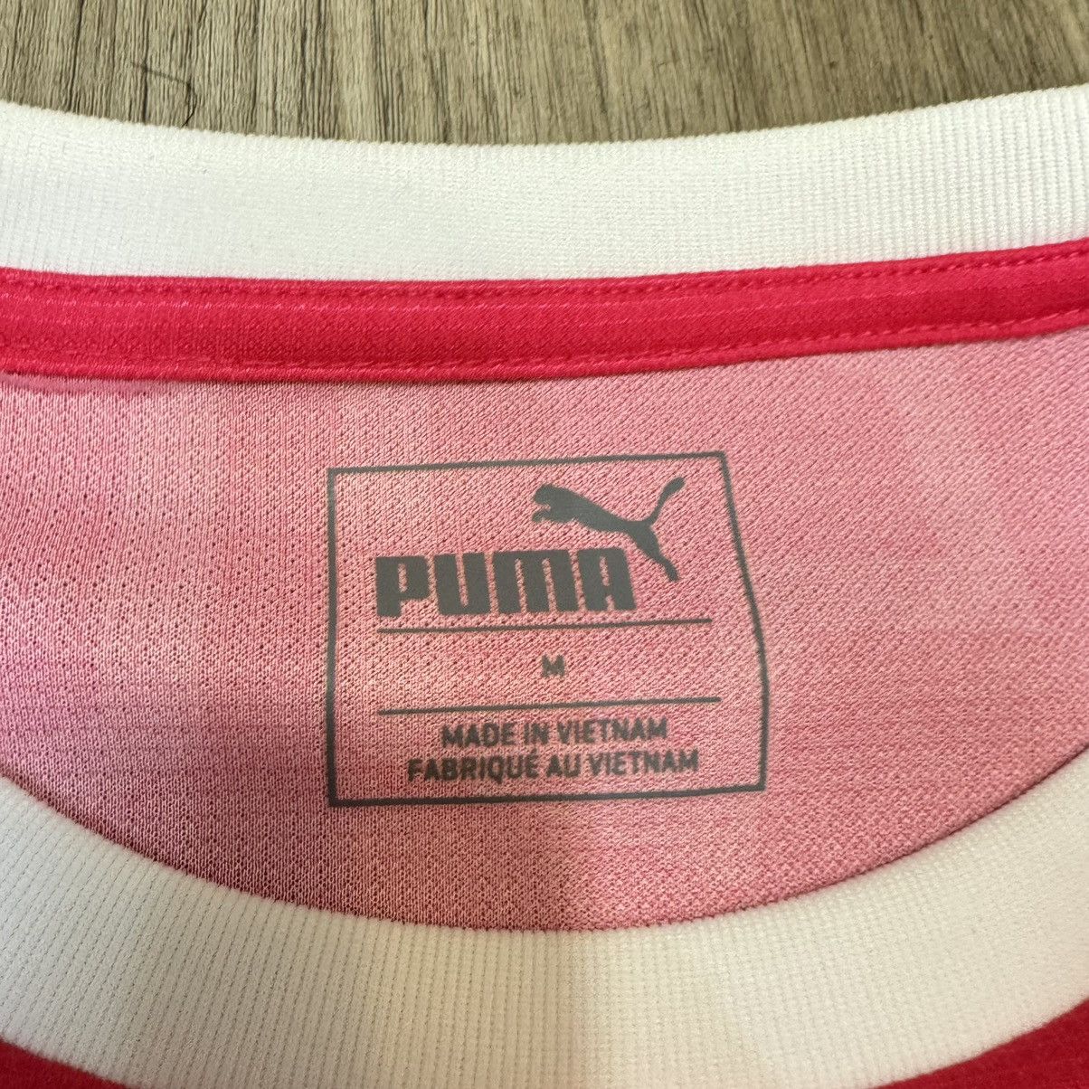 Puma Osaka Cerezo 2018 squad signed jersey Size US M / EU 48-50 / 2 - 10 Thumbnail