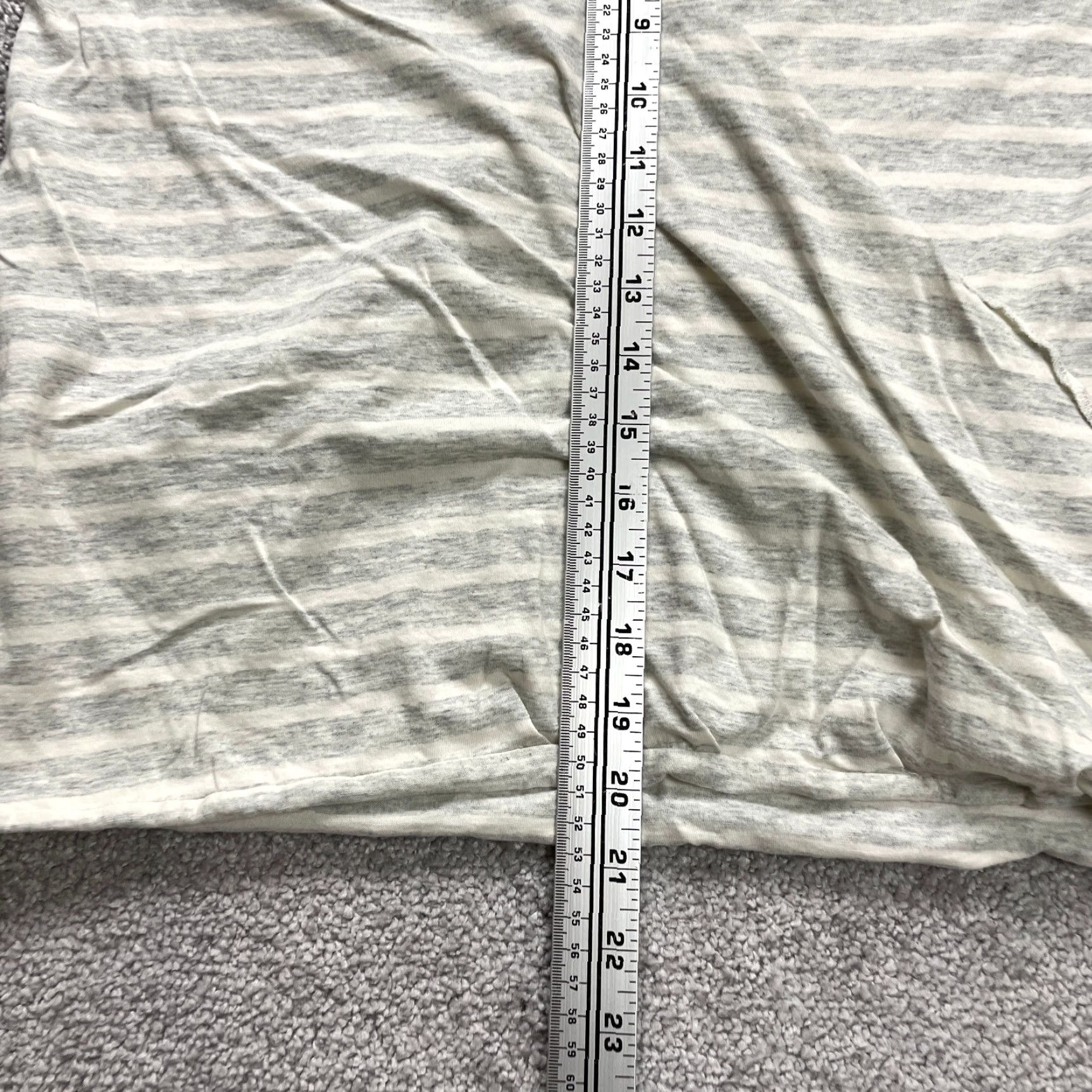 Eddie Bauer Eddie Bauer Shirt Women Small Beige Striped Short Sleeve Soft Wrap Deep V Neck Size S / US 4 / IT 40 - 5 Thumbnail