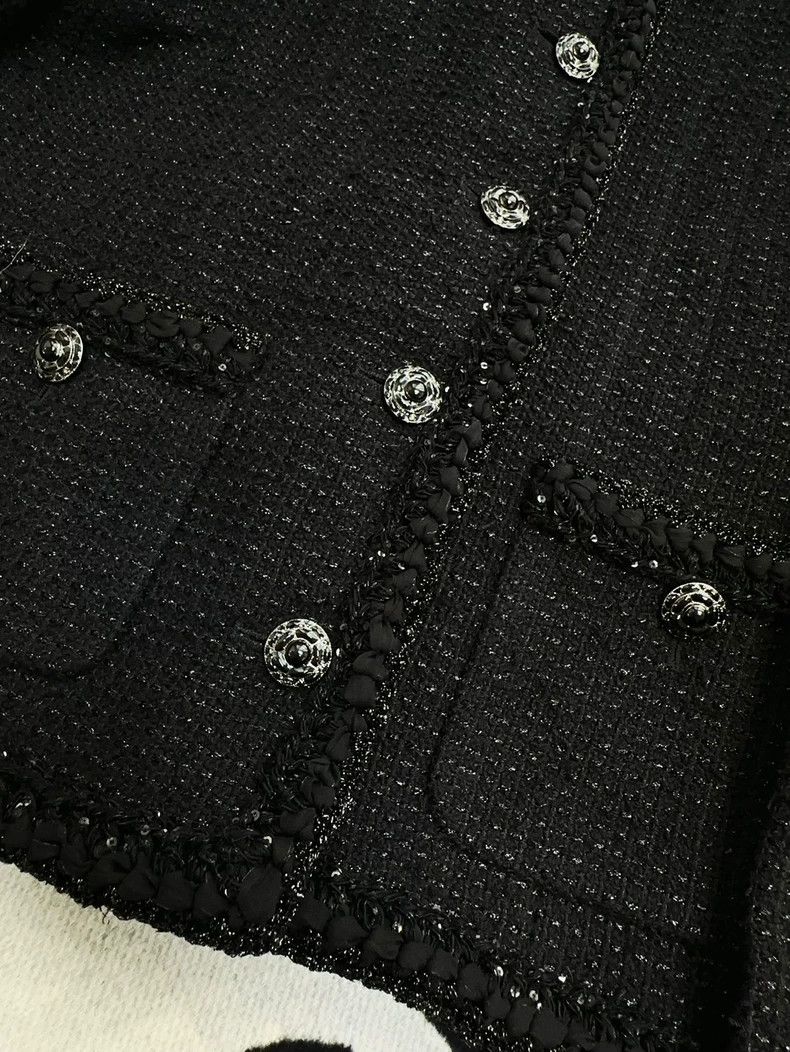 Chanel Chanel 25s black glitter classic round-neck braided jacket Size XS / US 0-2 / IT 36-38 - 3 Thumbnail