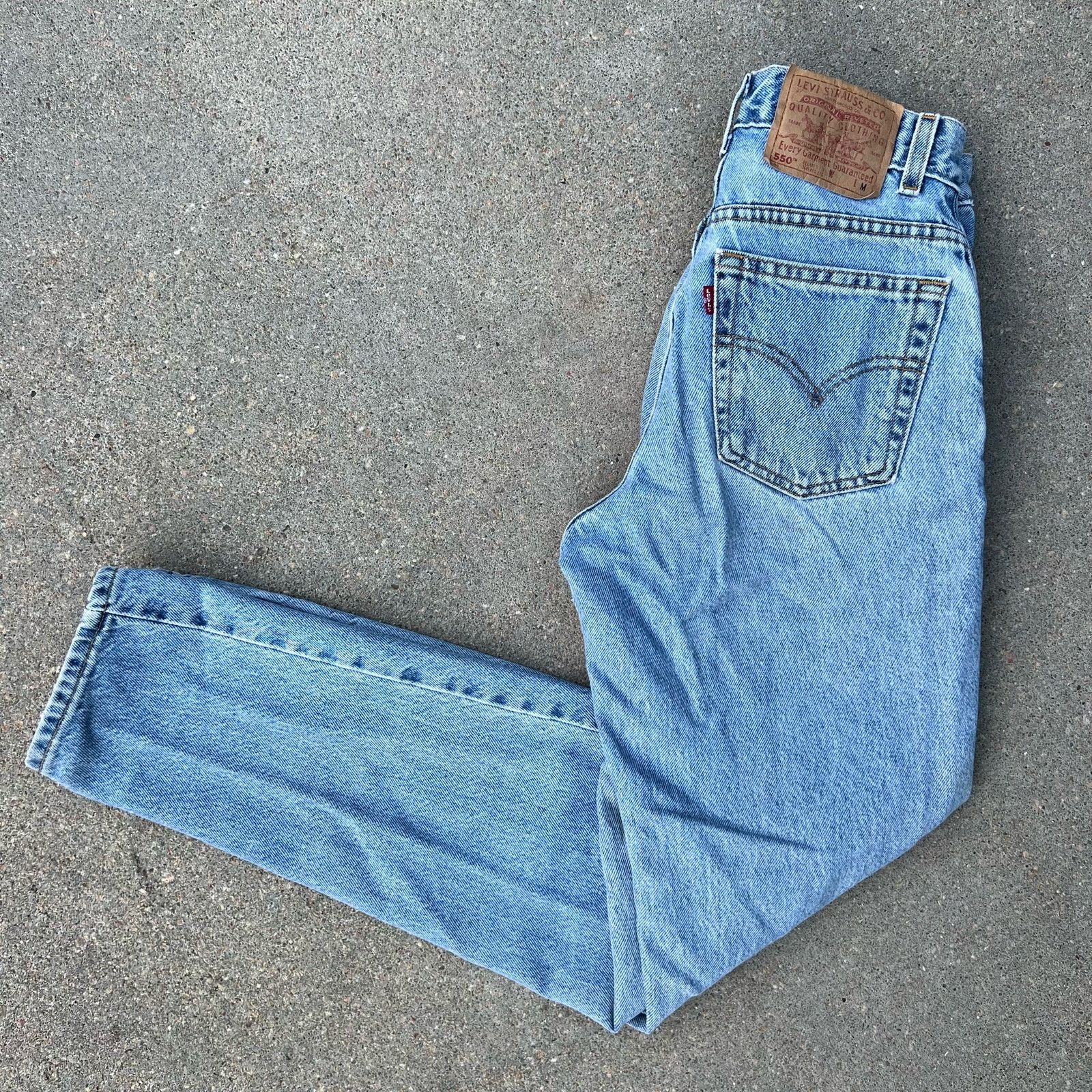 image of Levis Y2K Levi’S 550 Relax Fit Tapered Leg Jeans Ladies 5 Jr M in Blue, Women's (Size 26)