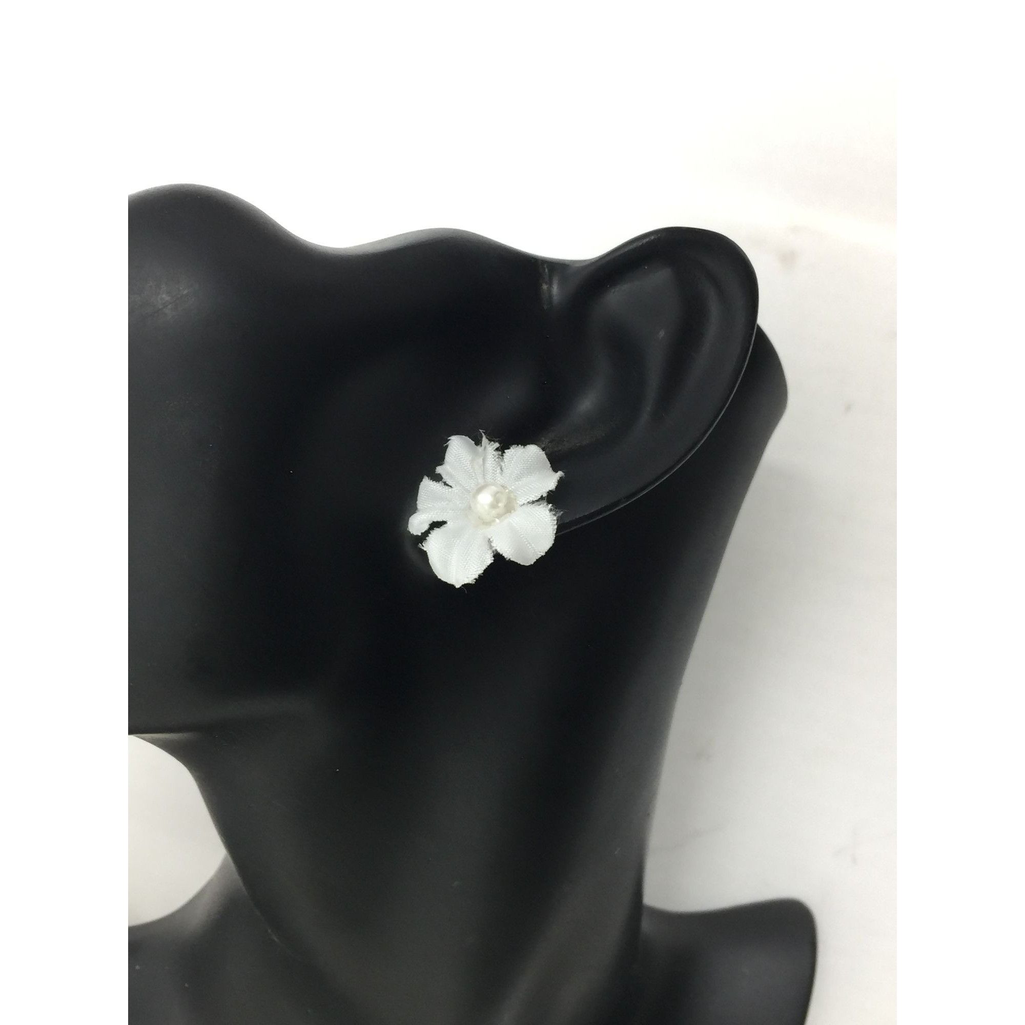 Other 2 Pairs of Women's Flower Earrings (1 black and 1 white pair Size ONE SIZE - 4 Thumbnail