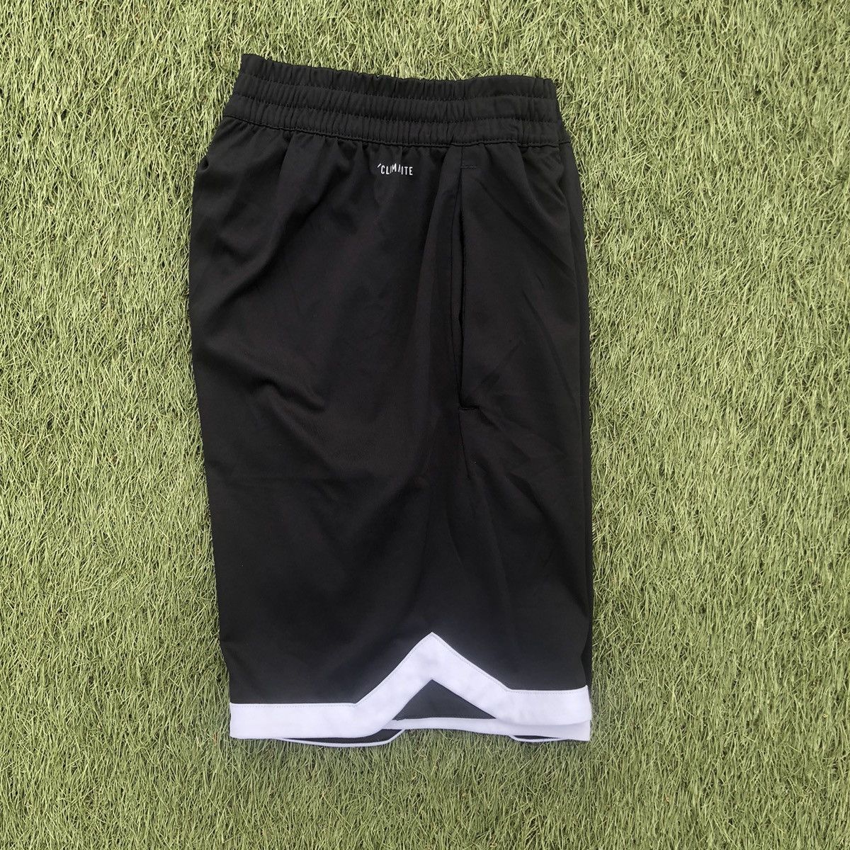 Adidas Adidas shorts Size US 32 / EU 48 - 7 Thumbnail