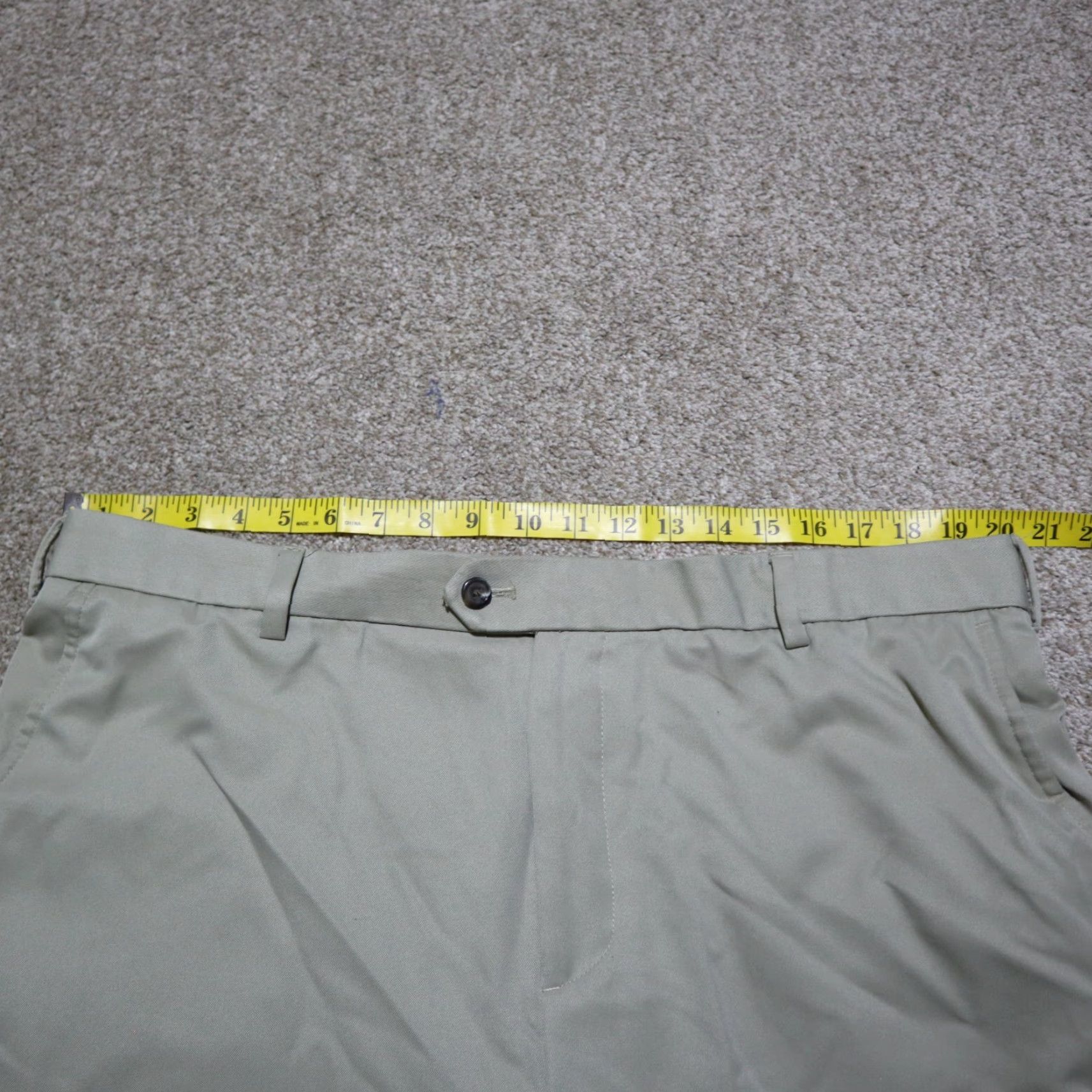 Izod IZOD Dress Pants Men's 40/30 Beige Polyester Relaxed Pleated Straight[/Color] Pants Size US 40 / EU 56 - 4 Thumbnail