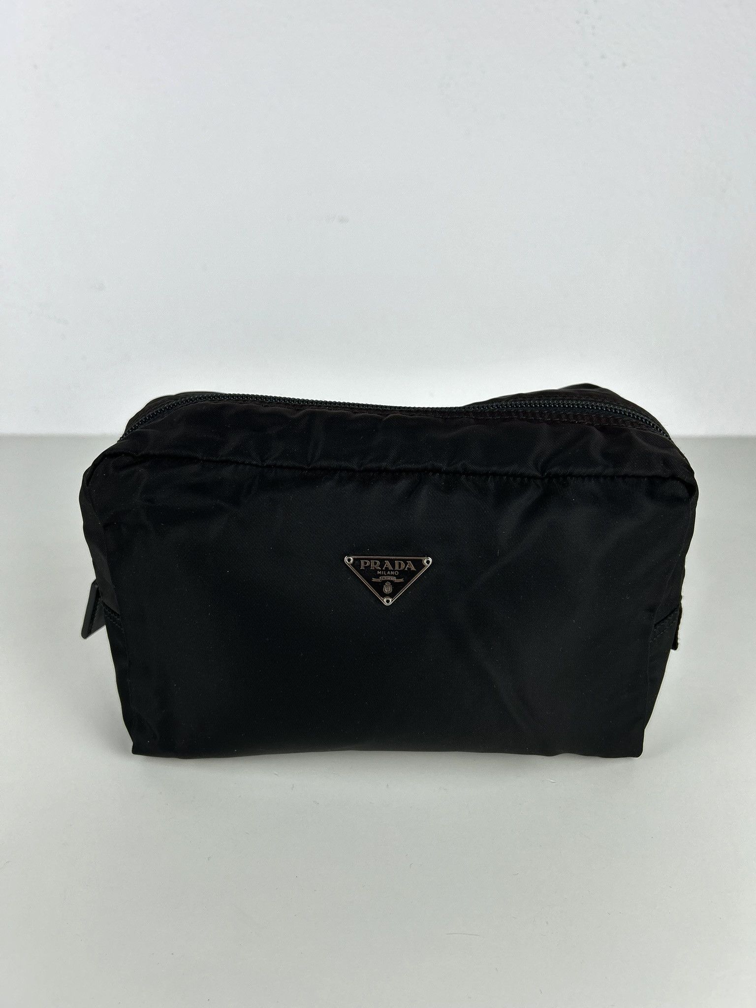Prada Vintage prada nylon triangle logo clutch/ toiletry bag Size ONE SIZE - 2 Thumbnail