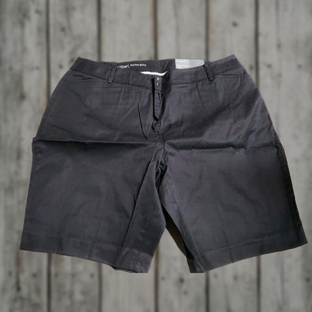 Talbots Talbots NWT Black Short Chino Size 13 Women Regular Size 34" / US 12 / IT 48 - 1 Thumbnail