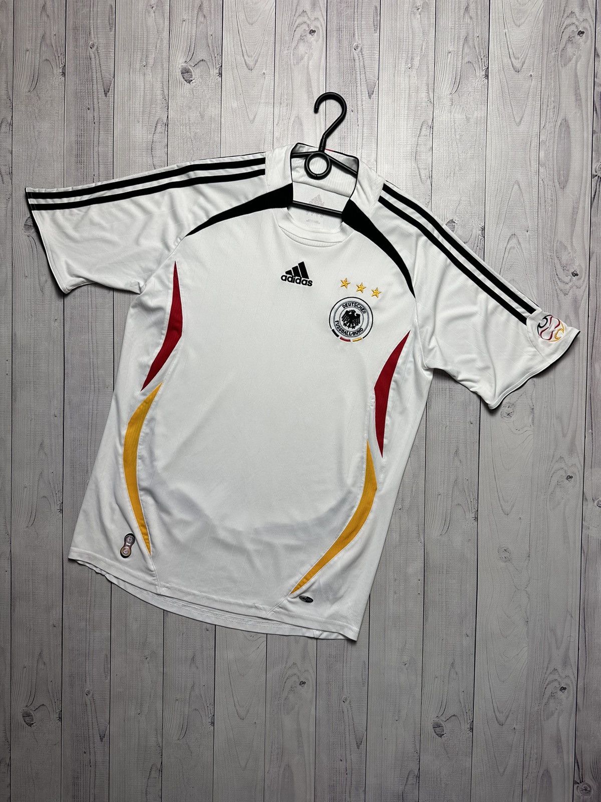 Adidas × Vintage Vintage adidas Deutschland soccer jersey size M Size US M / EU 48-50 / 2 - 1 Thumbnail
