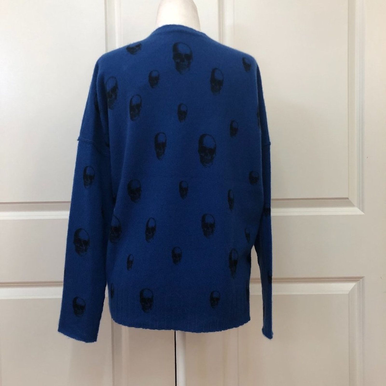 360Cashmere Skull Cashmere V Neck Cashmere Sweater from 360 Cashmere Size XS / US 0-2 / IT 36-38 - 2 Thumbnail