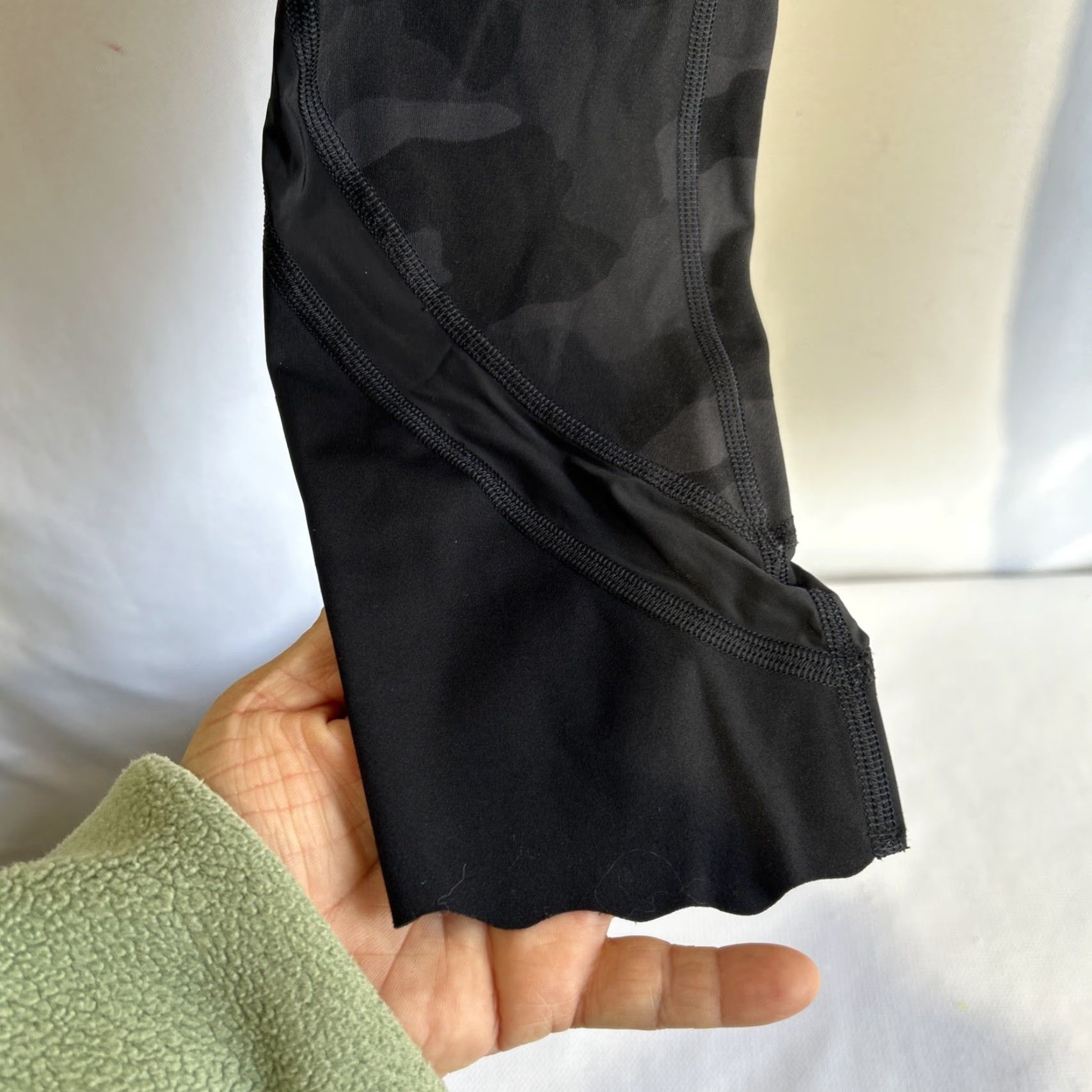 Lululemon Lululemon Align High Rise Leggings Women’s 6 Black Camo Stretch Size 28" / US 6 / IT 42 - 5 Thumbnail