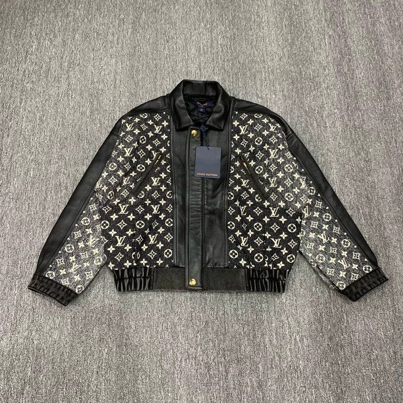 LOUIS VUITTON Cropped Jean leather jacket with presbyopic p