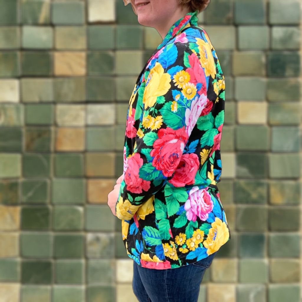Vintage VINTAGE Vicky Vaughn Junior Black Floral Blazer S/M Blazer Juniors Womens Women? Size S / US 4 / IT 40 - 1 Thumbnail