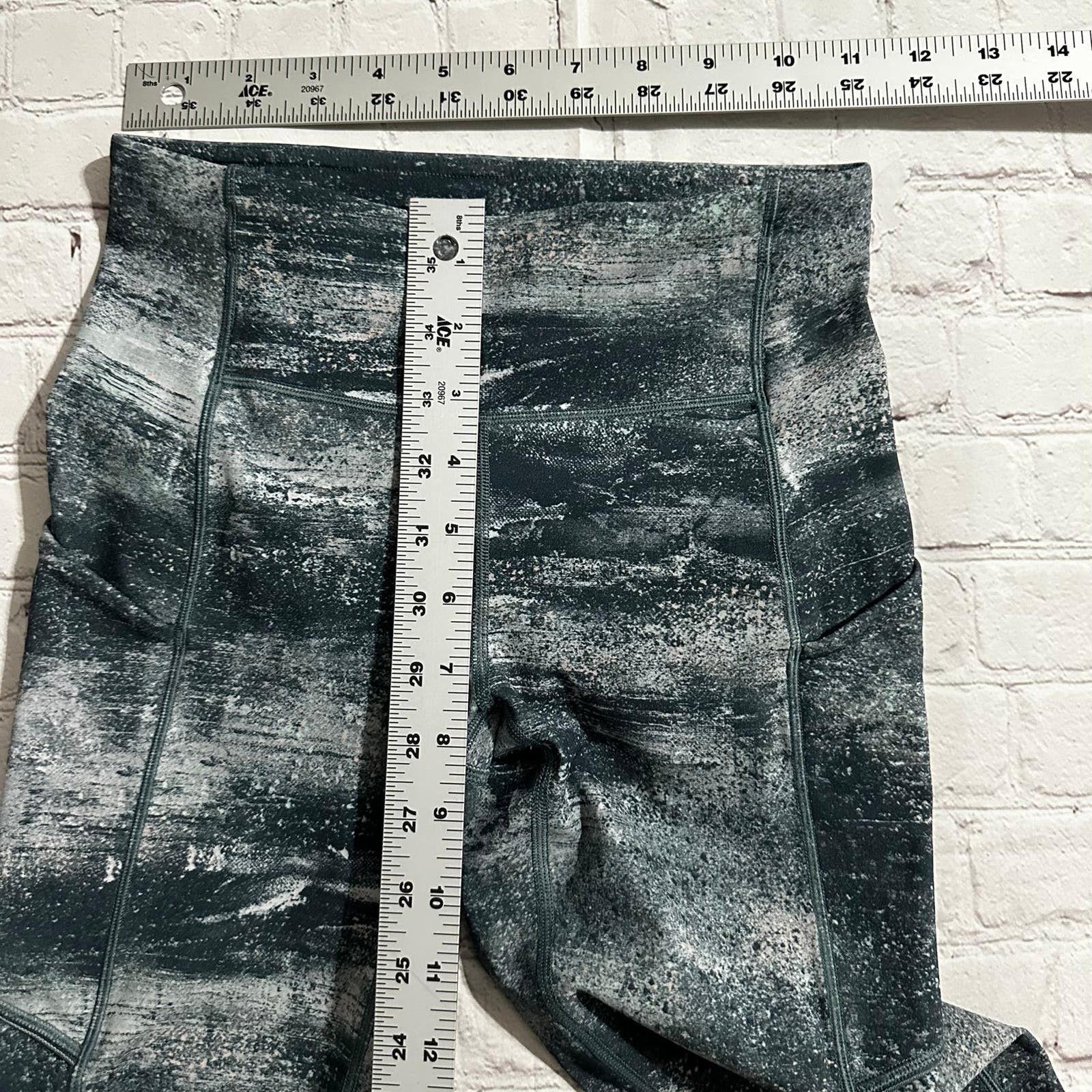 Lululemon lulu leggings size 2 Size 26" / US 2 / IT 38 - 7 Thumbnail