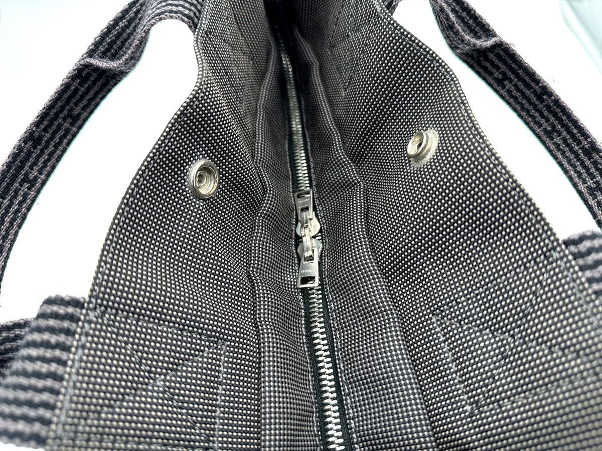 Hermes Hermès Her Line MM Hand Bag – Gray Canvas (SKU: 150448) Size ONE SIZE - 13 Thumbnail