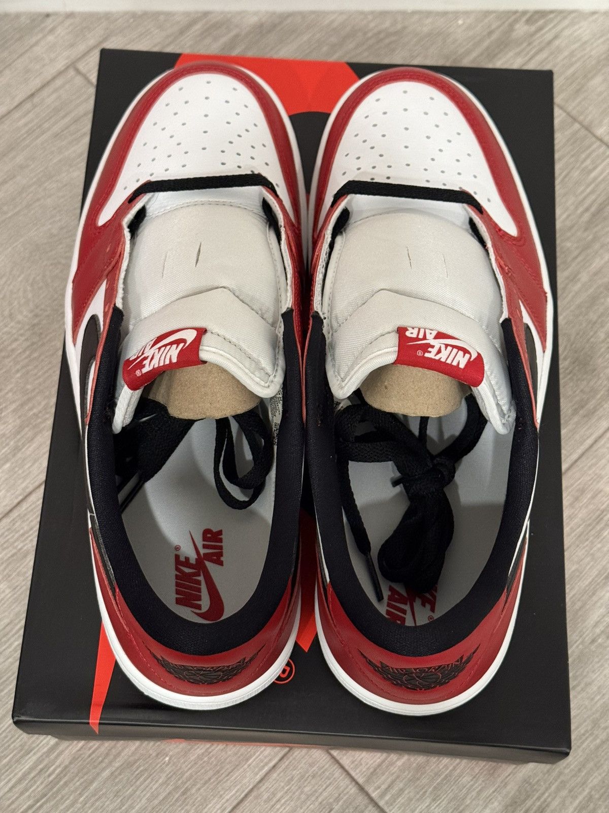 Jordan Brand Air Jordan 1 Retro Low OG Chicago Varsity Red Black White 12 Size US 12 / EU 45 - 5 Thumbnail