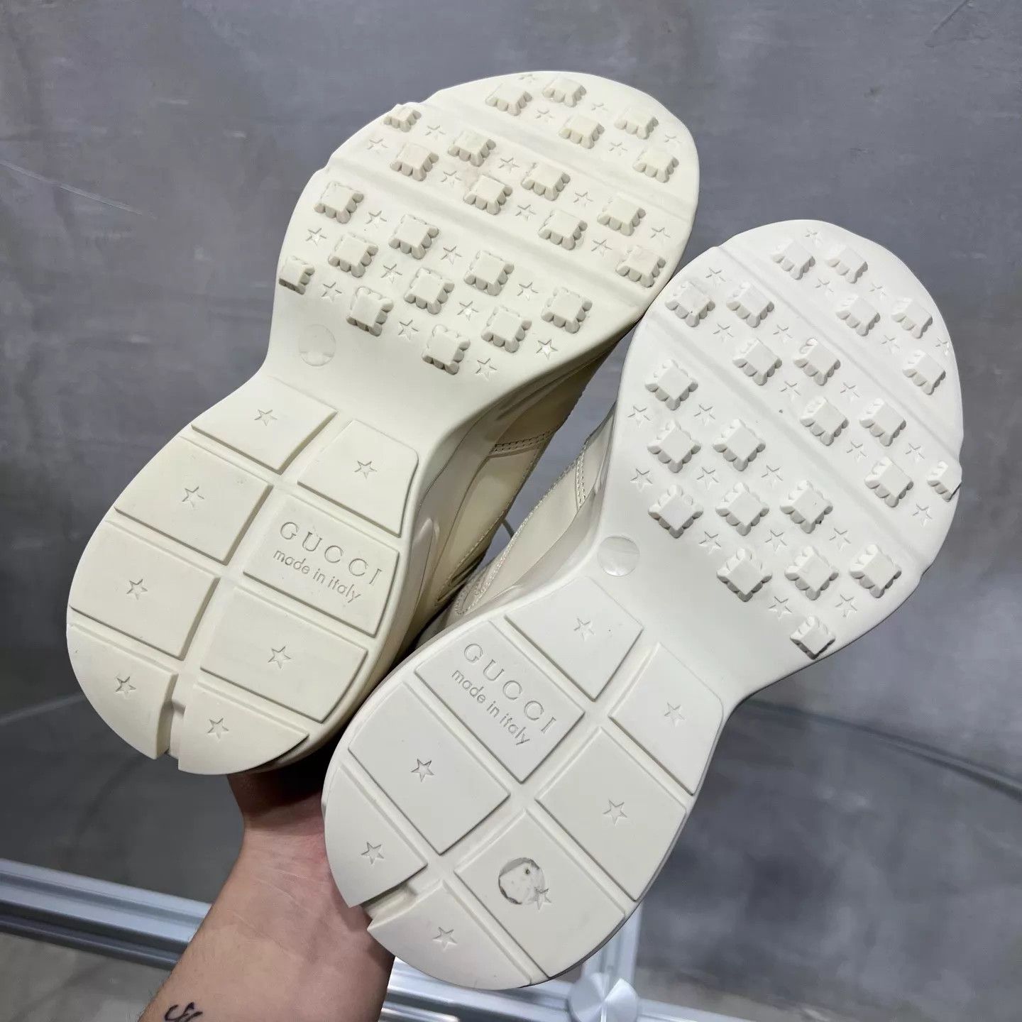 Gucci Gucci Women's Leather Dad Sneaker Cream 36 Size US 5.5 / IT 35.5 - 6 Thumbnail
