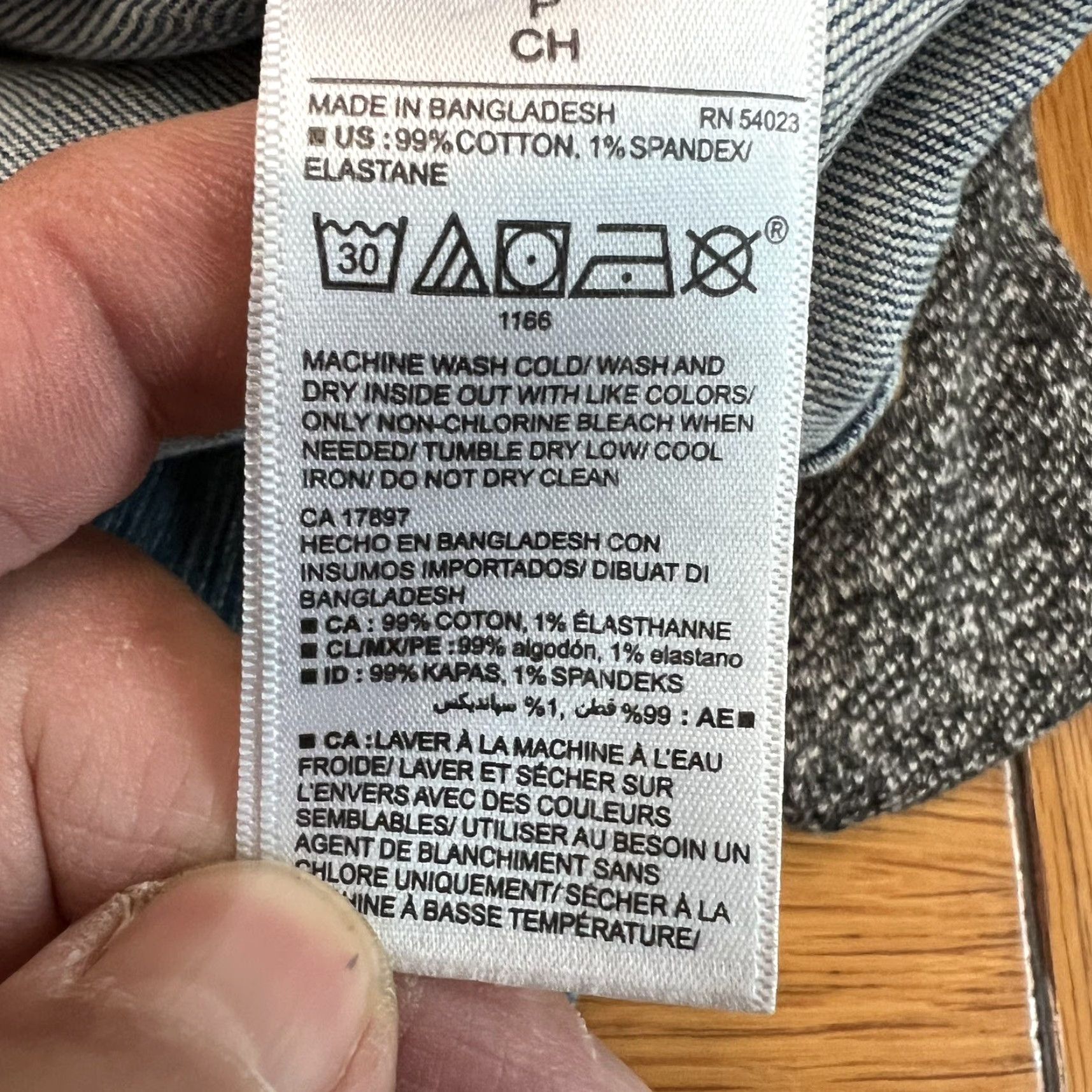 Old Navy Old Navy Denim Jean Jacket Women’s S Small Dark Blue Denim Jacket Short Sleeve Long Sleeve Casual 90s Western Basic Jacket Womens Size 28" / US 6 / IT 42 - 6 Thumbnail