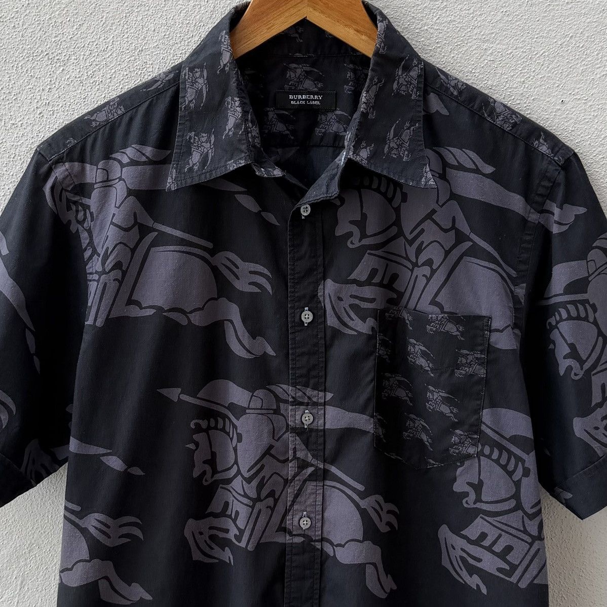 Burberry Burberry Black Label Fullprint Logo Button Up Size US L / EU 52-54 / 3 - 3 Thumbnail