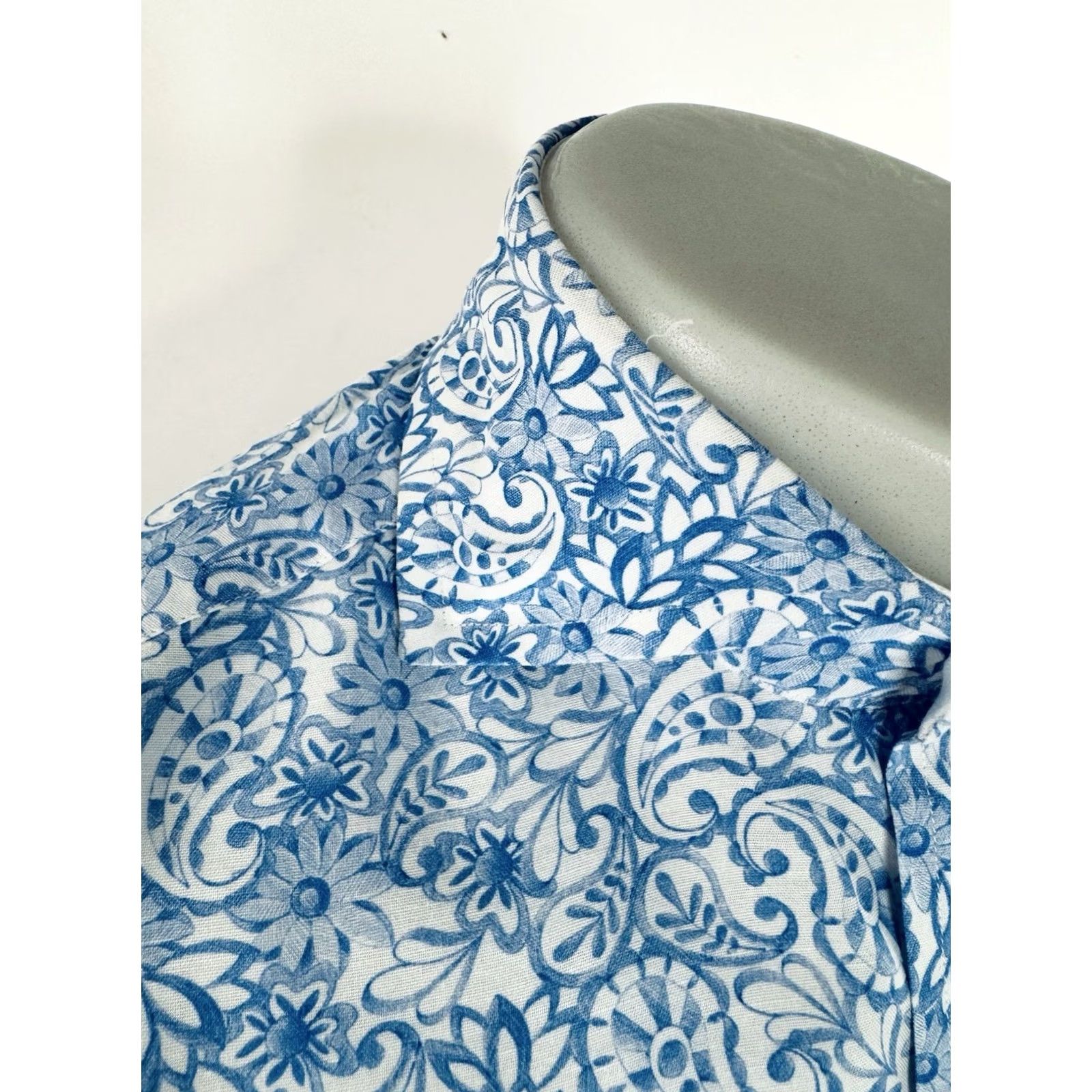 Vintage MIRTO 1956 - LINEN BLEND Paisley Floral Mens Shirt M Blue/White Long Sleeve Button-Up 3 / M Shirt Mens Linen Floral Mirto 1956 Shirt Size US M / EU 48-50 / 2 - 2 Thumbnail