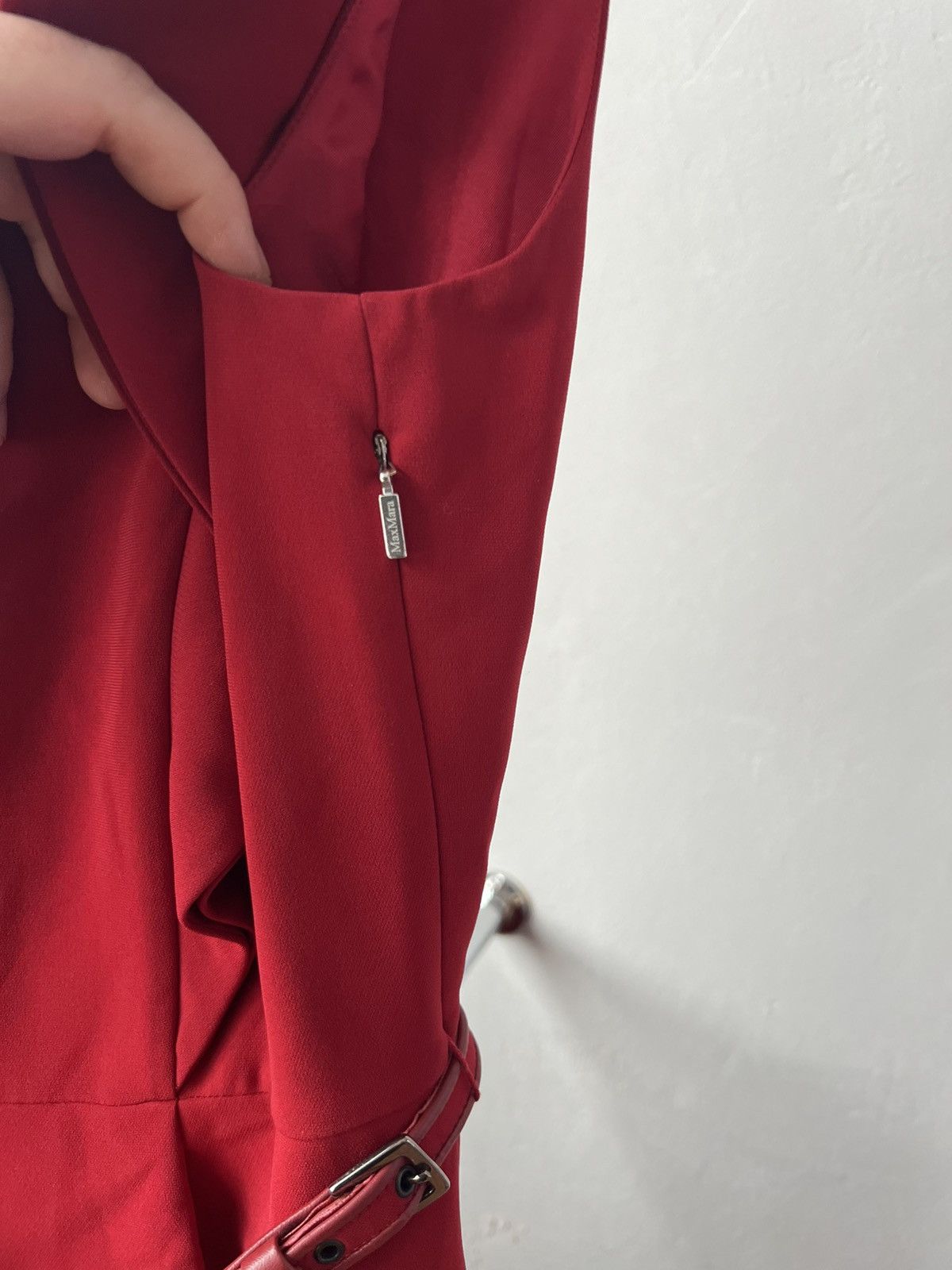 Max Mara MAX MARA ITALIAN MADE RED TRIACETATE SLEEVELESS SOLID DRESS Size XL / US 12-14 / IT 48-50 - 9 Thumbnail