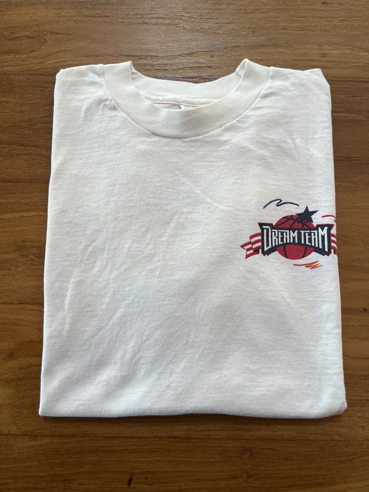 USA Olympics × Vintage Vintage DREAM TEAM USA Basketball Sign on back 90’s Tshirt Size US XL / EU 56 / 4 - 1 Thumbnail