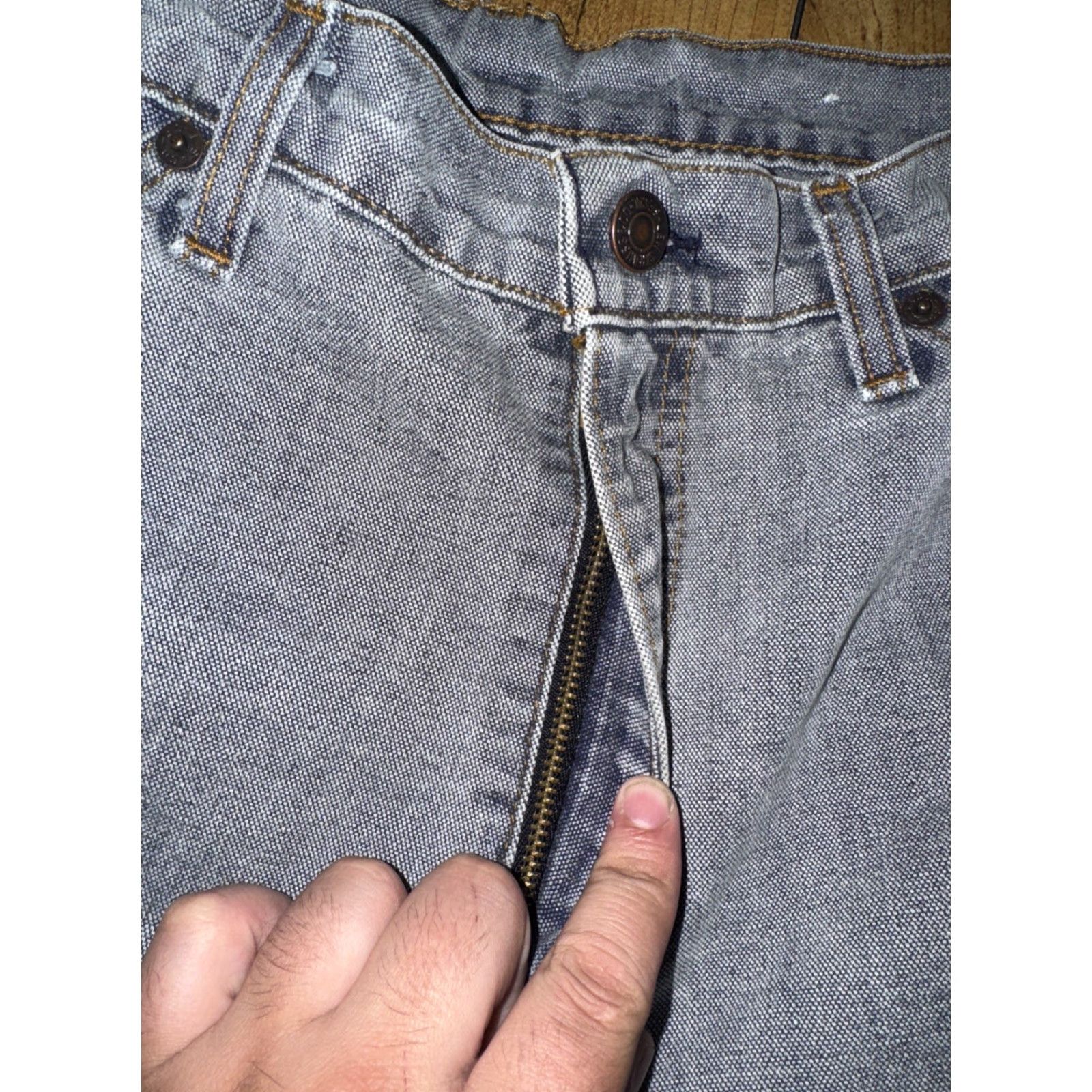 Levi's VINTAGE Levi’s 505 Jeans Regular Fit Made in USA 34x26 Light Wash Zip Fly 90s Mens Jeans Size US 34 / EU 50 - 3 Thumbnail