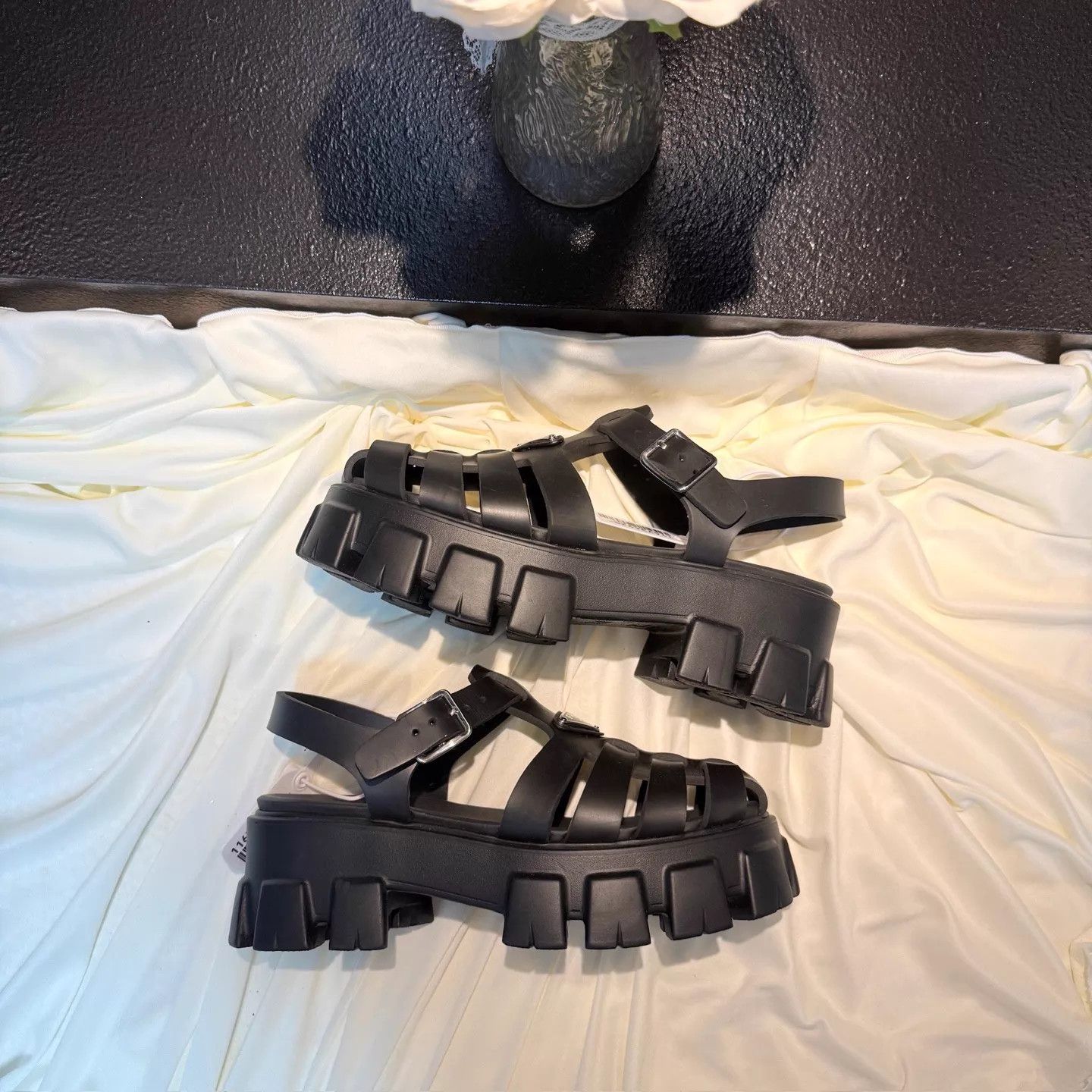 Prada Prada Monolith Ankle Strap Sandal 38 New nh5728 Size US 7.5 / IT 37.5 - 4 Thumbnail