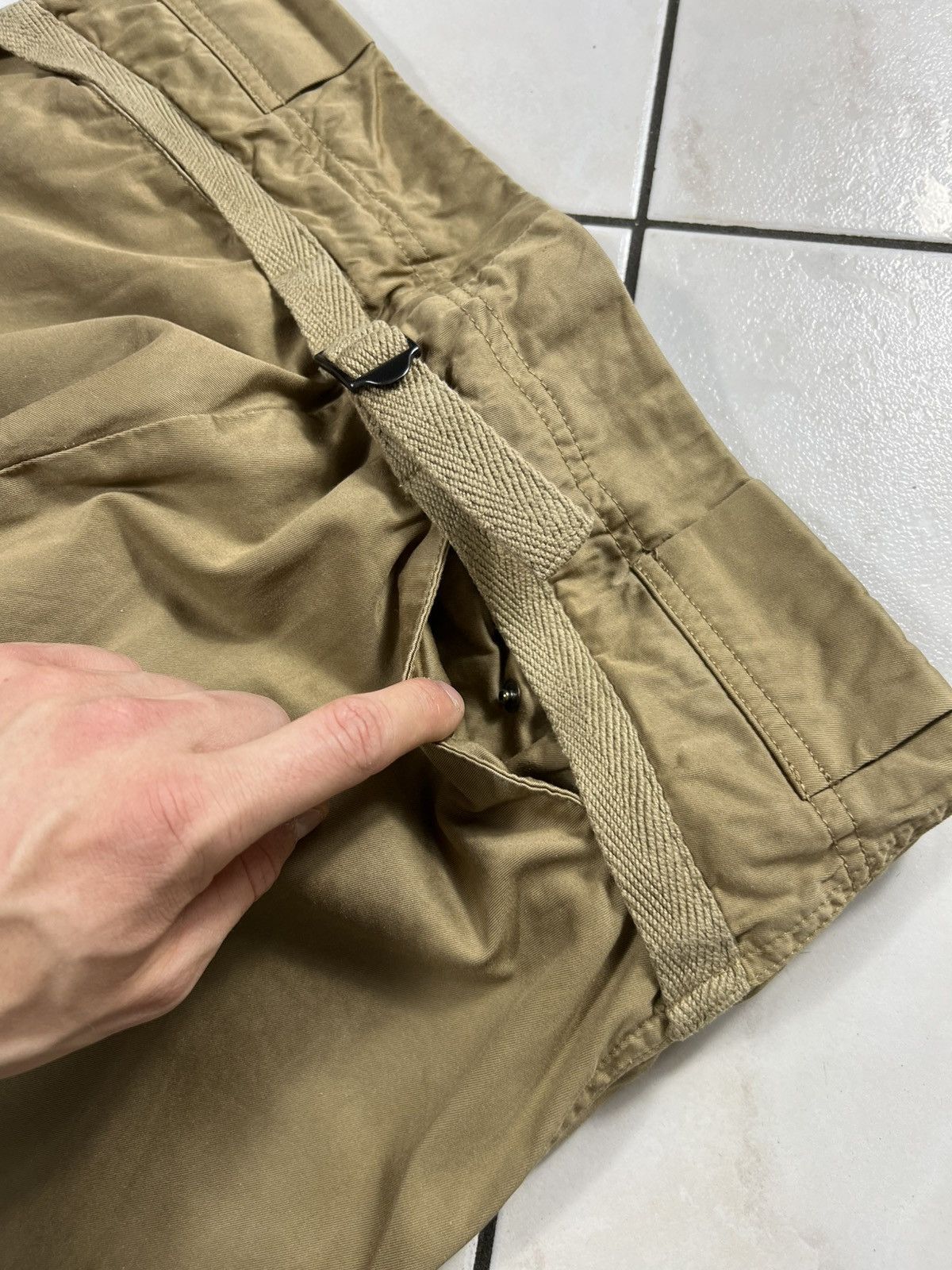 Emporio Armani Emporio armani big pockets cargo pants buckle back archive Size US 32 / EU 48 - 18 Thumbnail