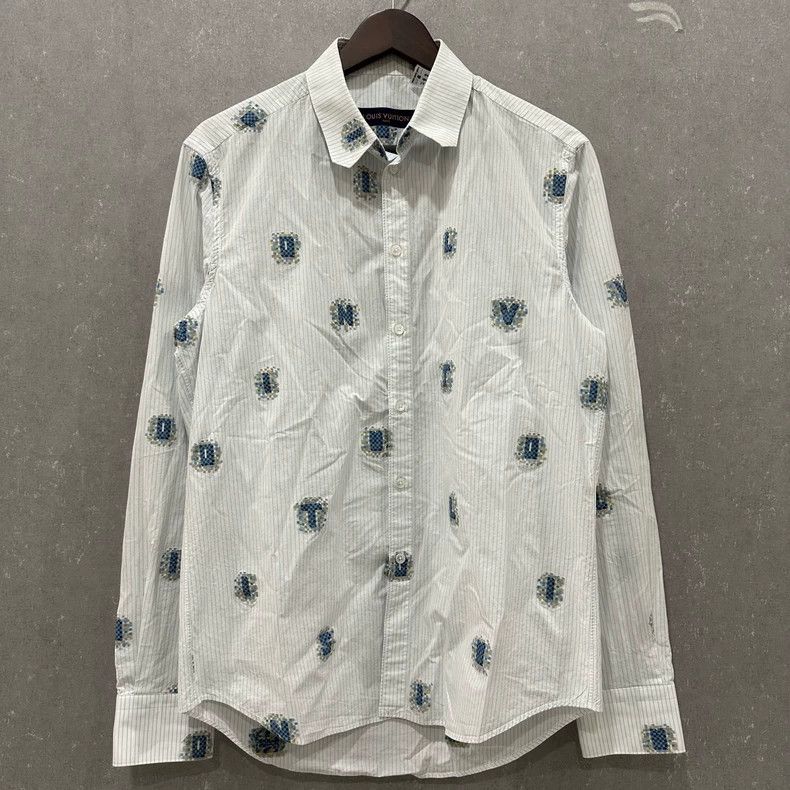 Louis Vuitton LOUIS VUITTON Full monogrammed shirt Size US M / EU 48-50 / 2 - 1 Thumbnail