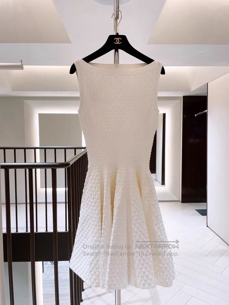 Alaia Alaia Three-dimensional jacquard slim fitting dress Size XS / US 0-2 / IT 36-38 - 1 Thumbnail