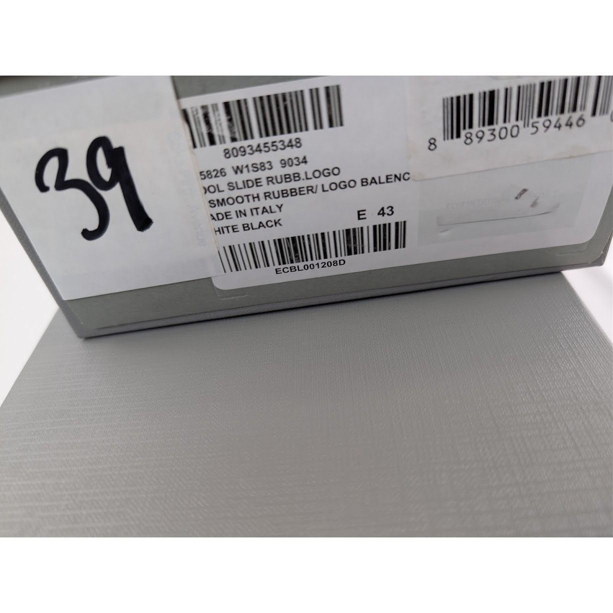 Balenciaga o1rshd1 Pool Slides Rubber Logo Slippers in White/Black Size US 10 / EU 43 - 20 Thumbnail