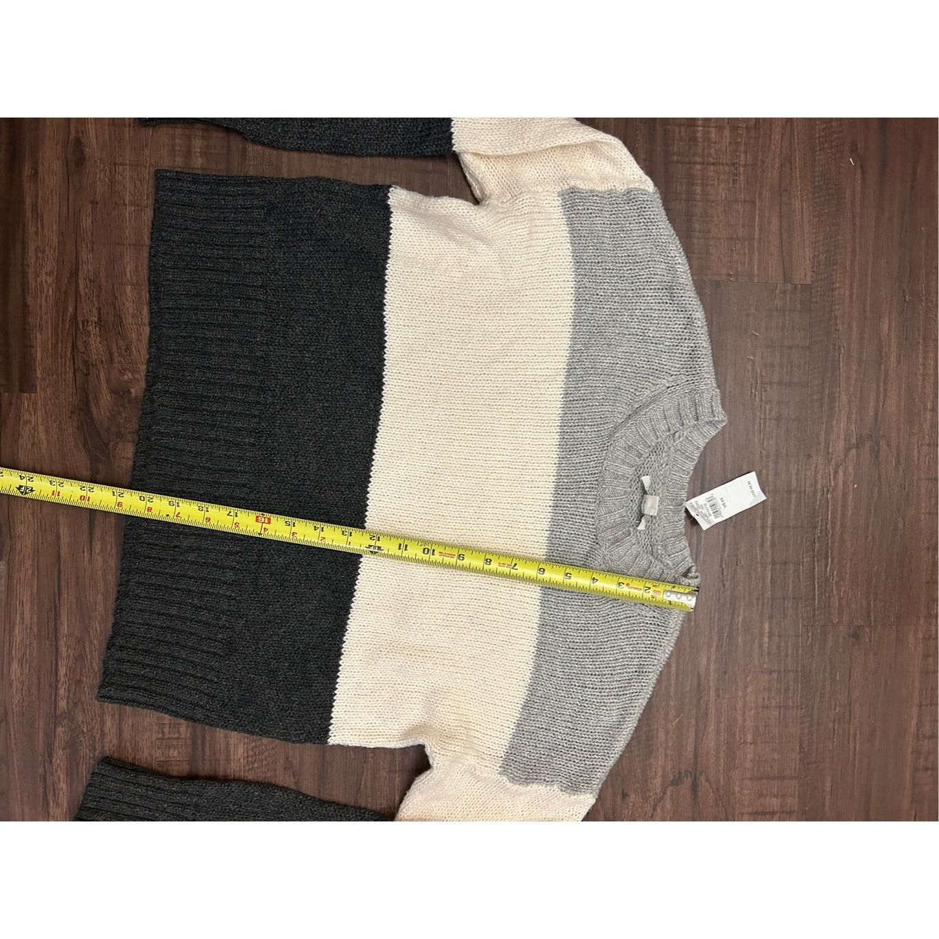 American Eagle Outfitters American Eagle NWT Tri-Color Gray, Cream, and Black Sweater, Size XS / US 0-2 / IT 36-38 - 7 Thumbnail