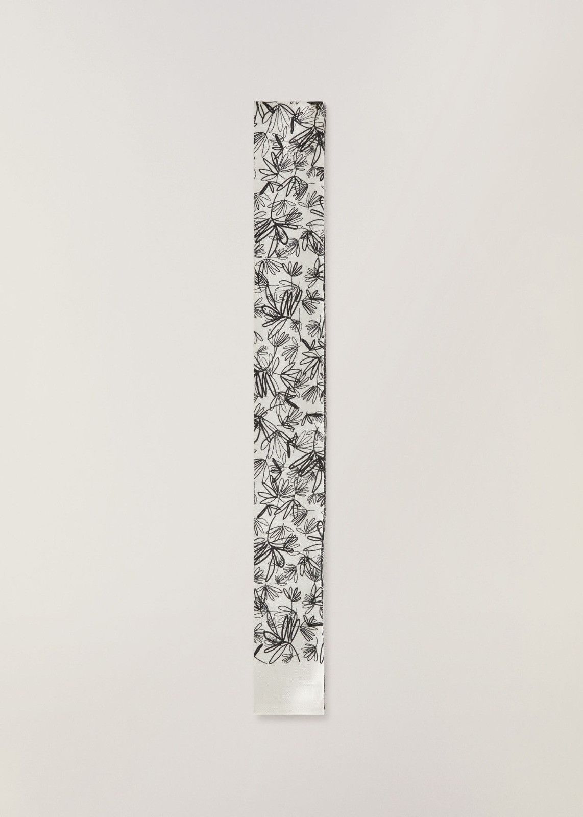 Loro Piana o1srvl11e0824 Size: OS/ Agapanthus Neck Scarf in Black/White Size ONE SIZE - 1 Thumbnail