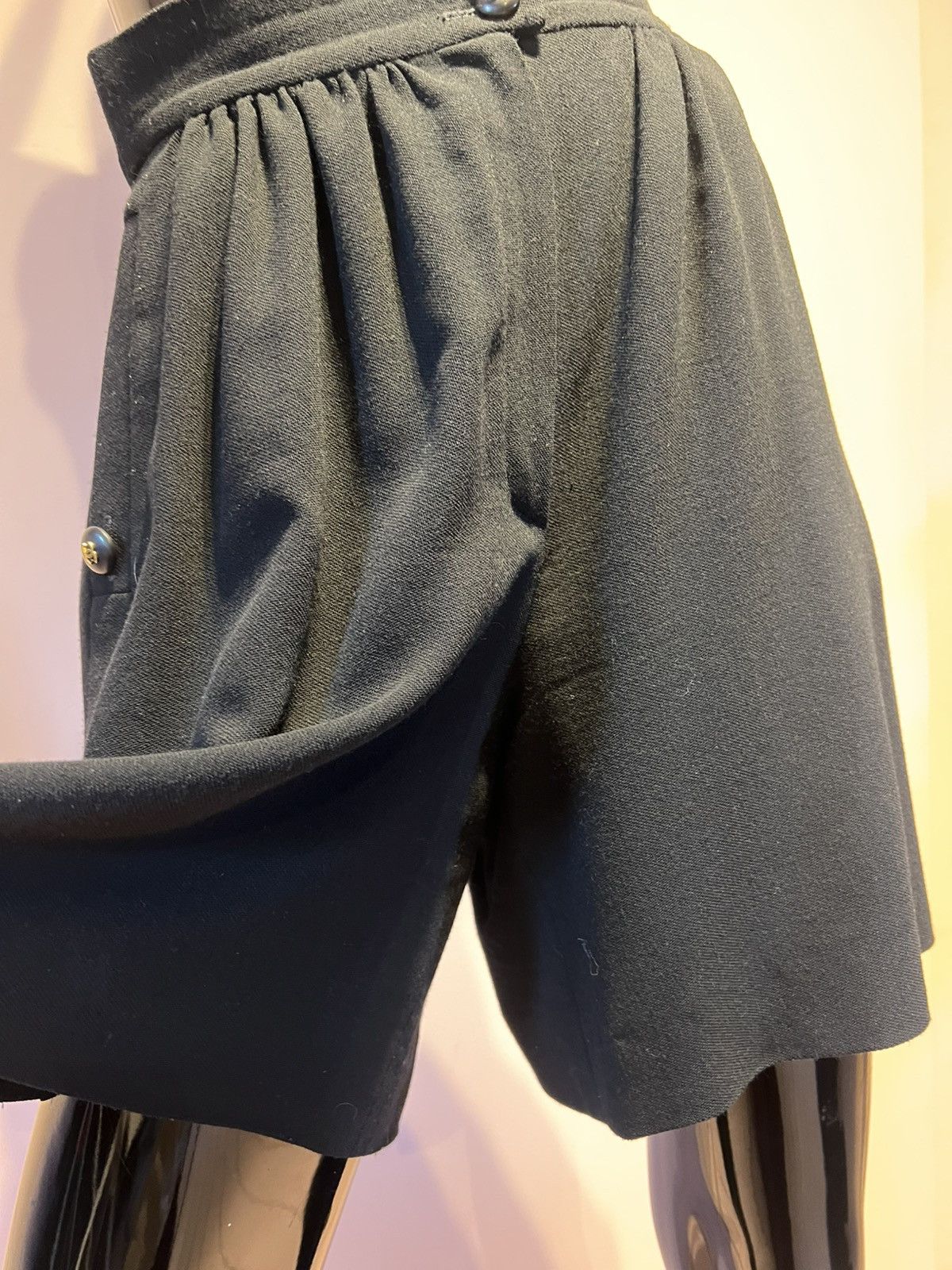 Chanel Chanel short Size 28" / US 6 / IT 42 - 5 Thumbnail