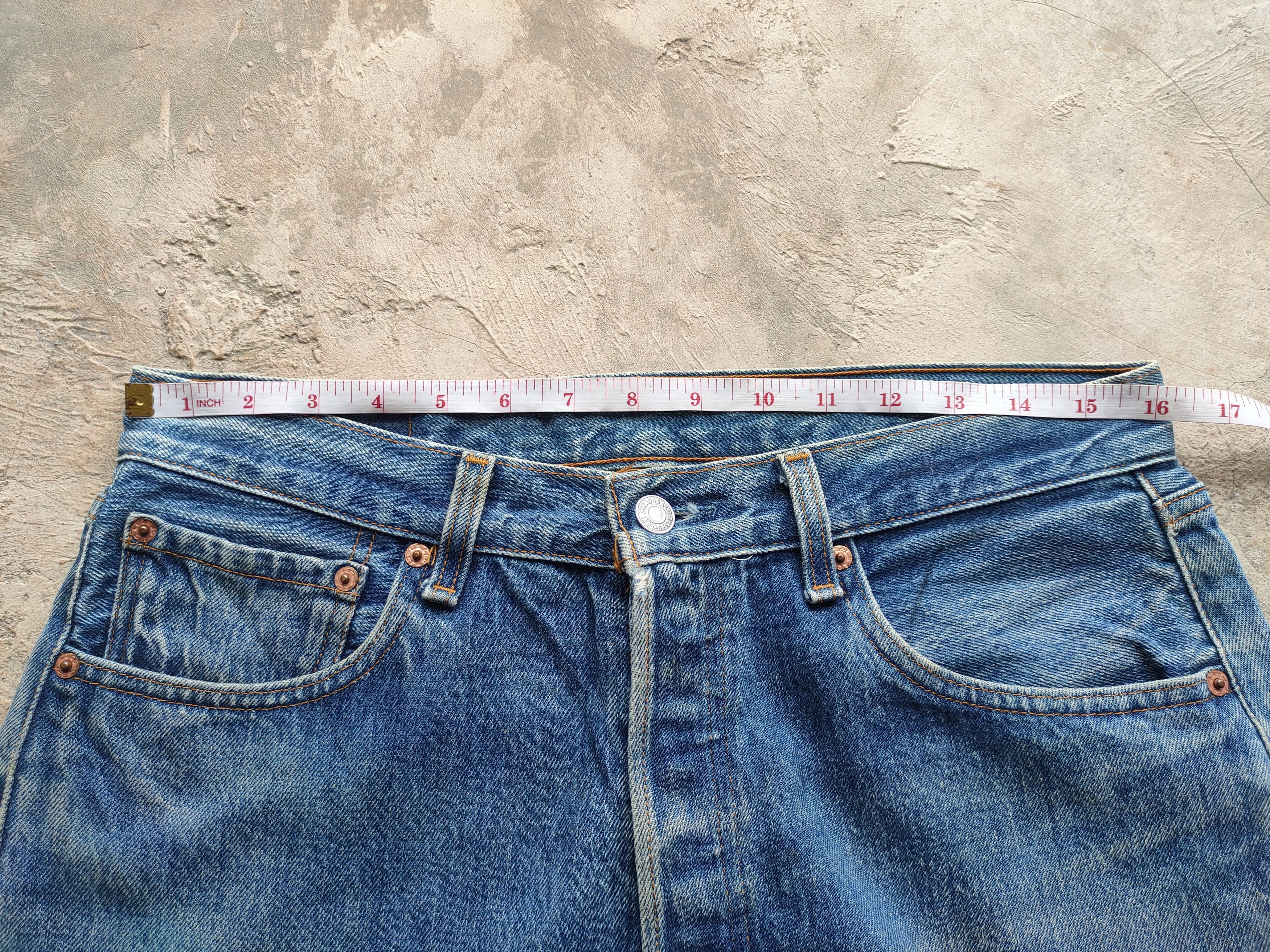 Levi's Vintage Clothing W32 VINTAGE LEVI'S 501 USA 95' FADED DISTRESSED JEANS PANTS Size US 32 / EU 48 - 7 Thumbnail