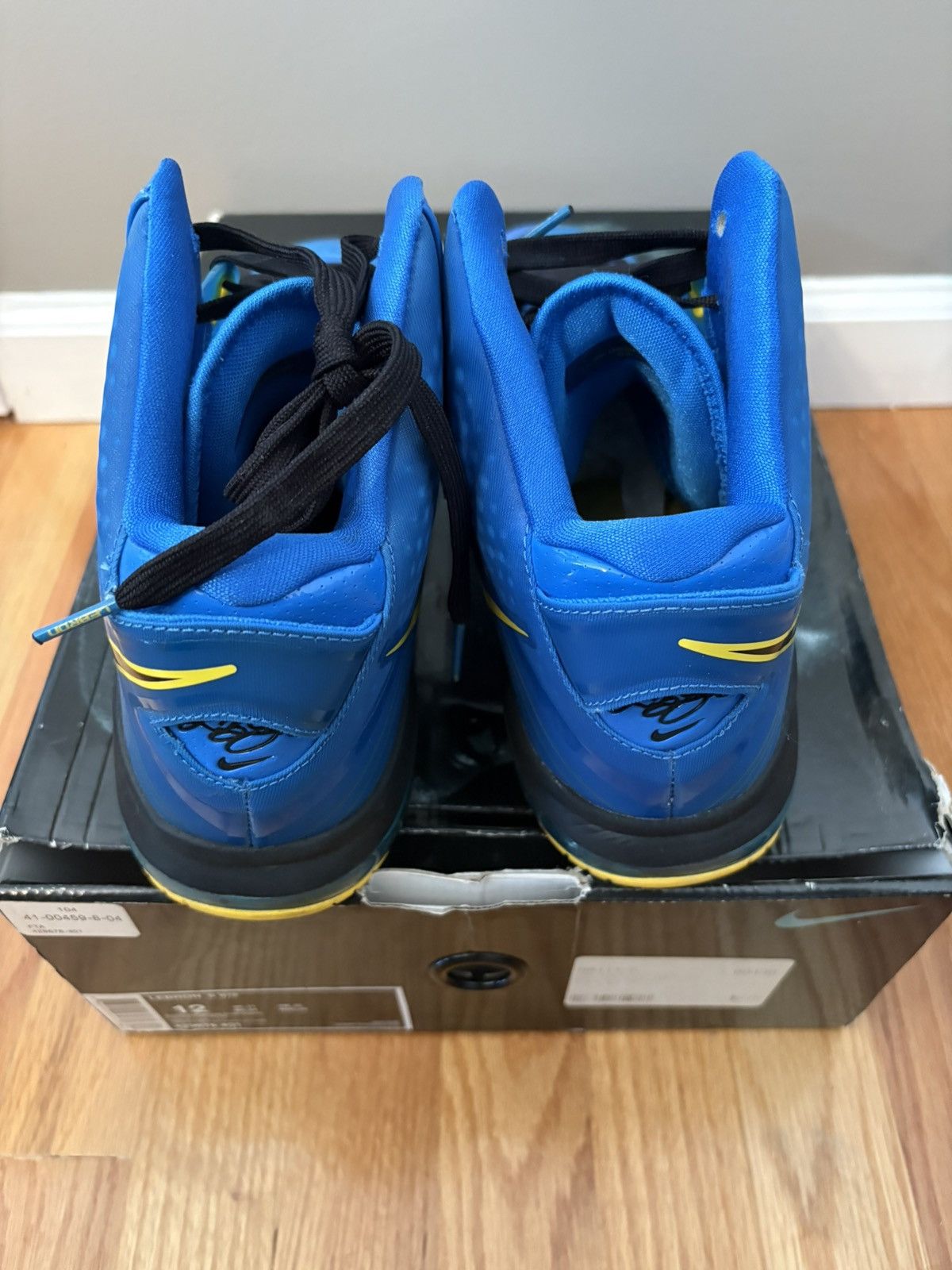 Nike Nike LeBron 8 V/2 Entourage Blue 429676401 Men Size 12 Size US 12 / EU 45 - 4 Thumbnail