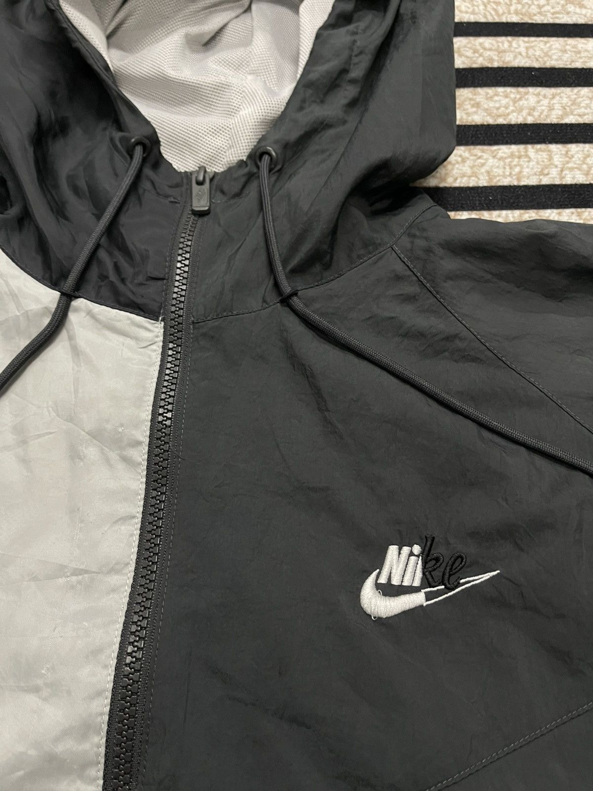 Nike 2000s NIKE RUNNING HOODIE WINDBREAKER 2 TONE Size US XXL / EU 58 / 5 - 6 Thumbnail