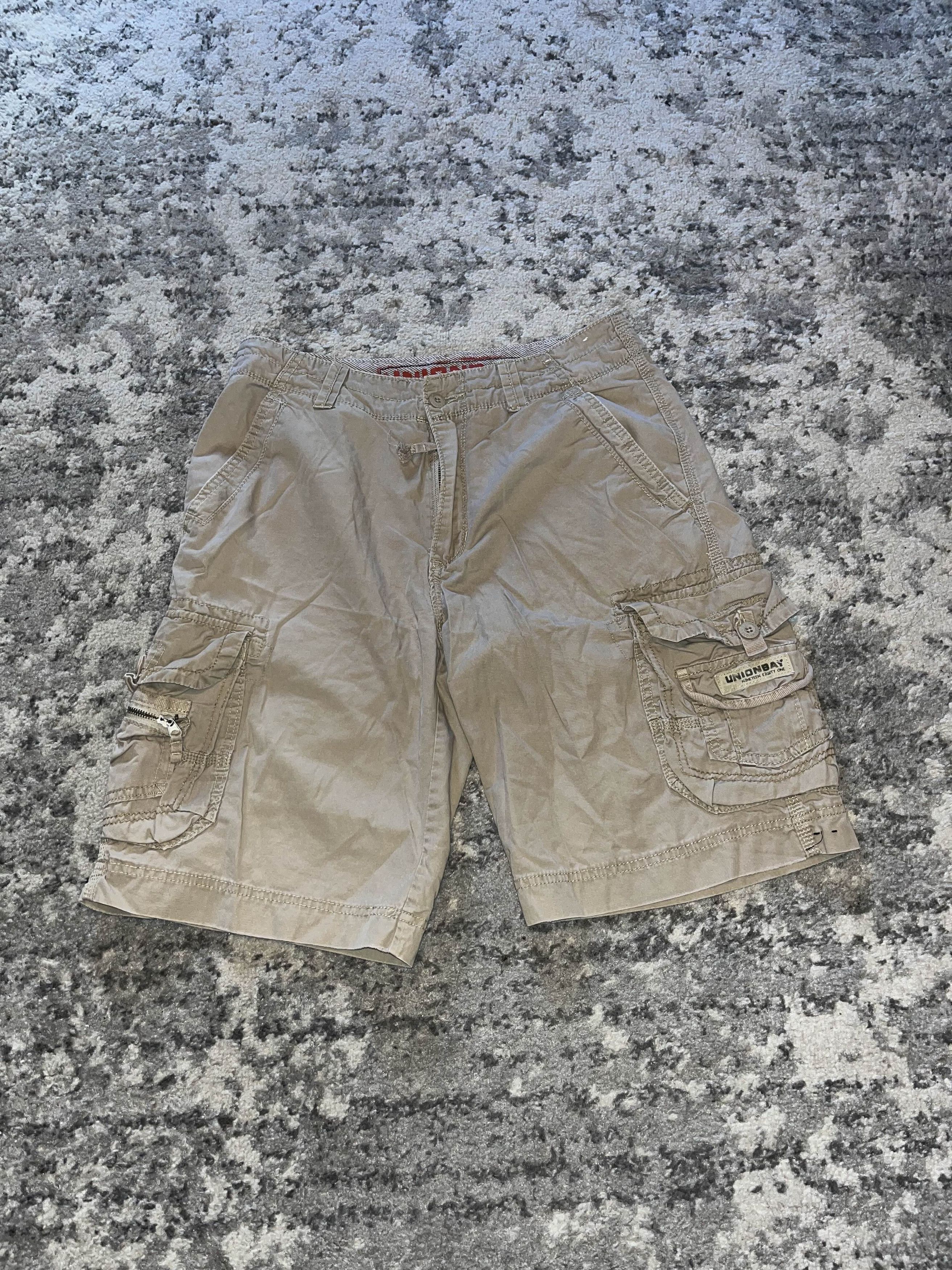 UNIONBAY 2000’s Union Bay Khaki Cargo Shorts Size US 32 / EU 48 - 1 Thumbnail