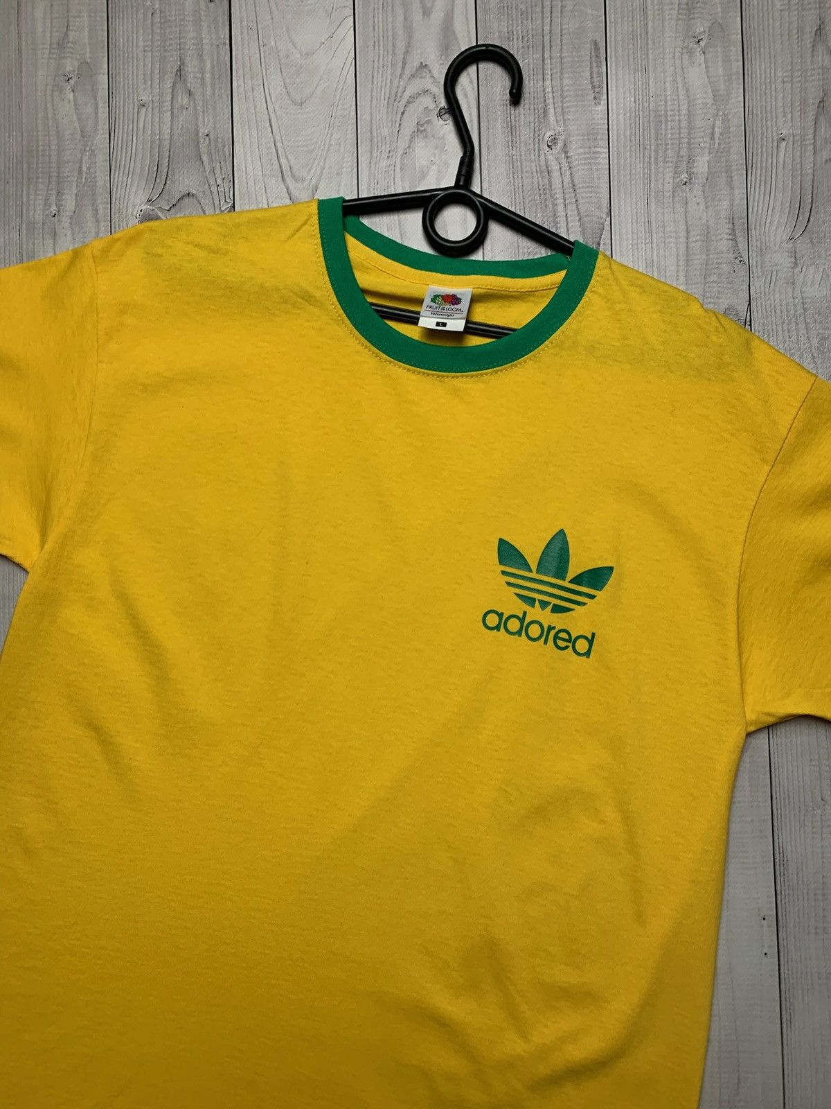 Band Tees × Vintage Vintage rock tee Adored yellow logo size L like adidas Size US L / EU 52-54 / 3 - 2 Thumbnail