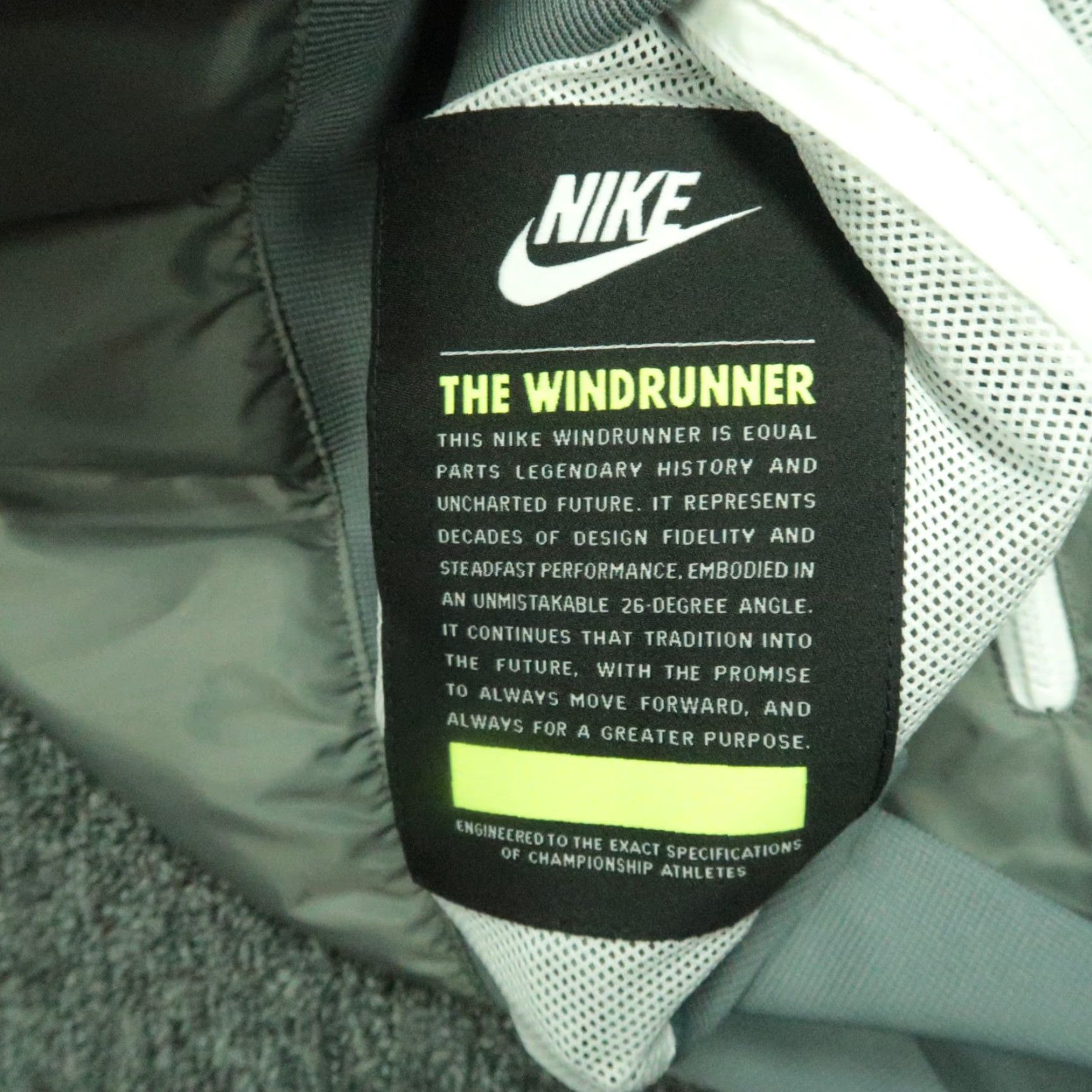 Nike Nike Windbreaker Jacket Men XL Hooded Mid-Length Zip Pockets Gray Smoke Grey White Solid Softshell Winter Spring Fall Sportswear Size US XL / EU 56 / 4 - 6 Thumbnail