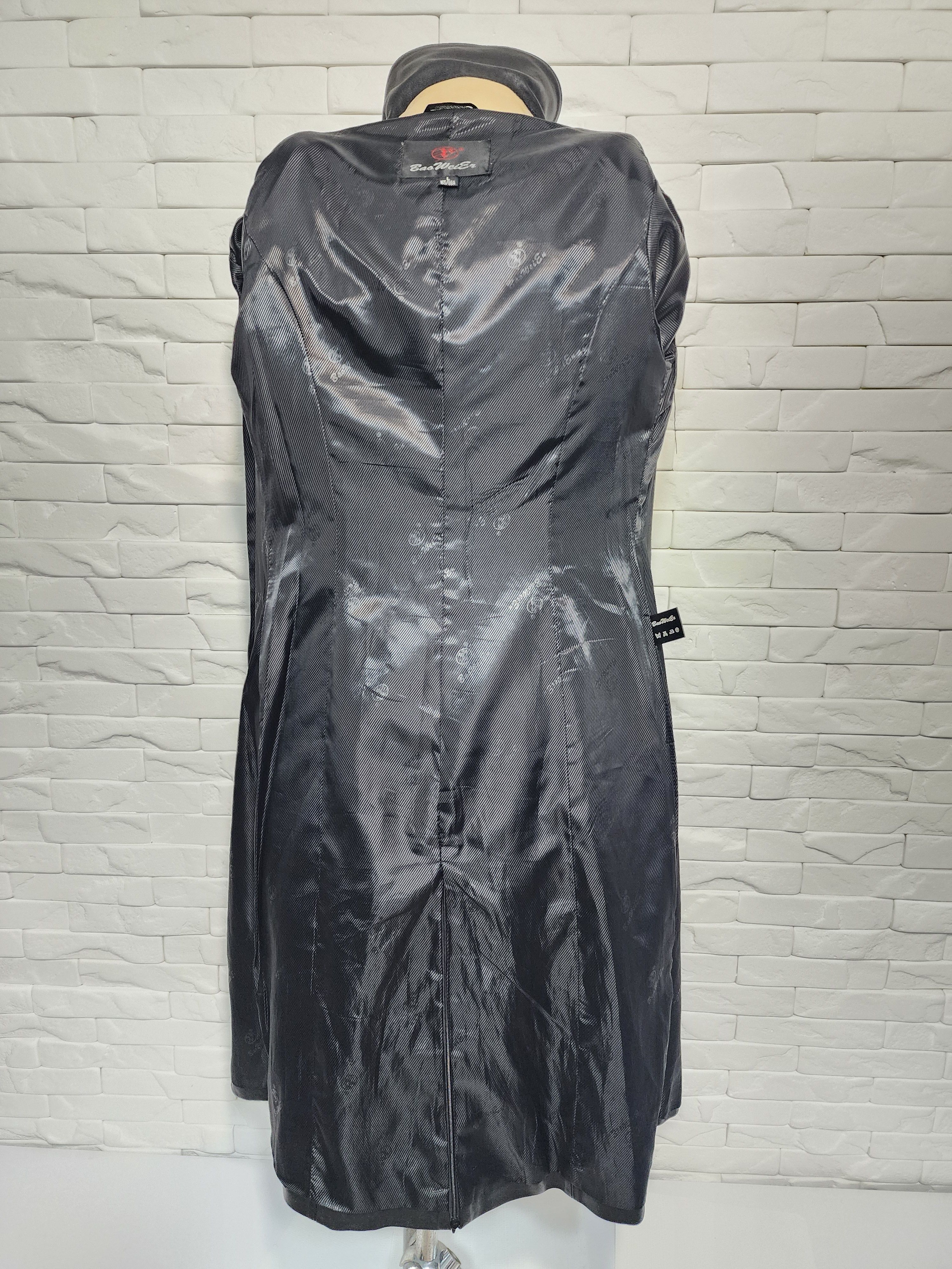 Designer Women black leather raincoat. Size S / US 4 / IT 40 - 8 Thumbnail