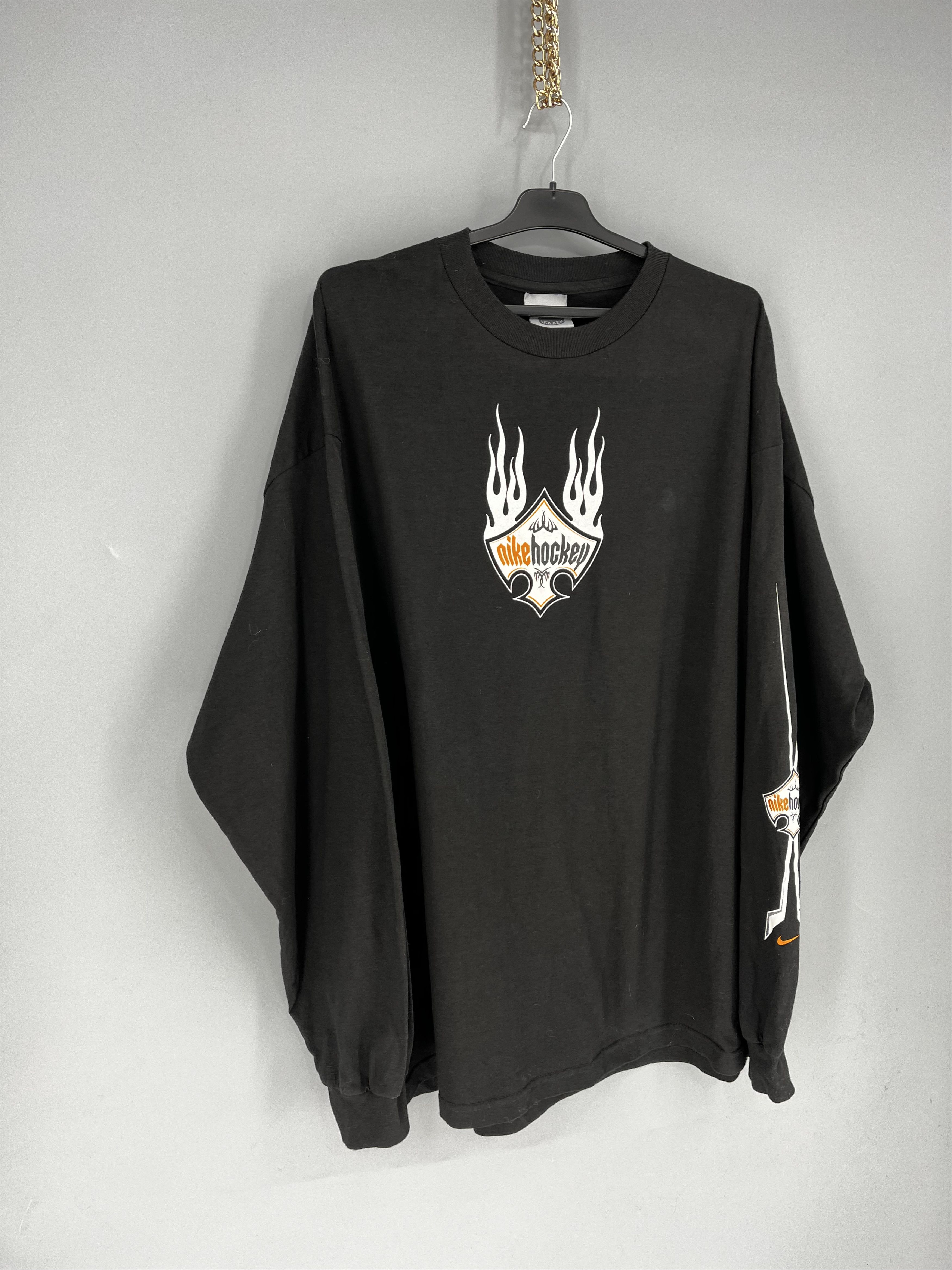 Nike Vintage Y2k Washed Black Nike Hockey Emblem Sweatshirts Size US XXL / EU 58 / 5 - 2 Thumbnail