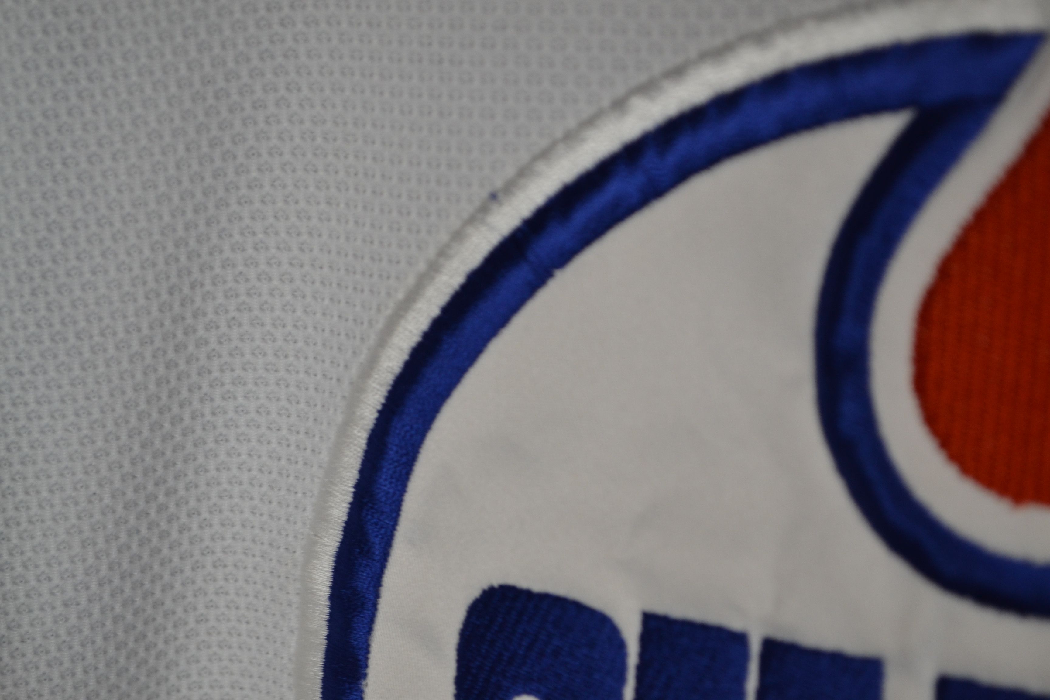 Reebok Edmonton Oilers White Reebok Jersey L/XL size Size US L / EU 52-54 / 3 - 6 Thumbnail