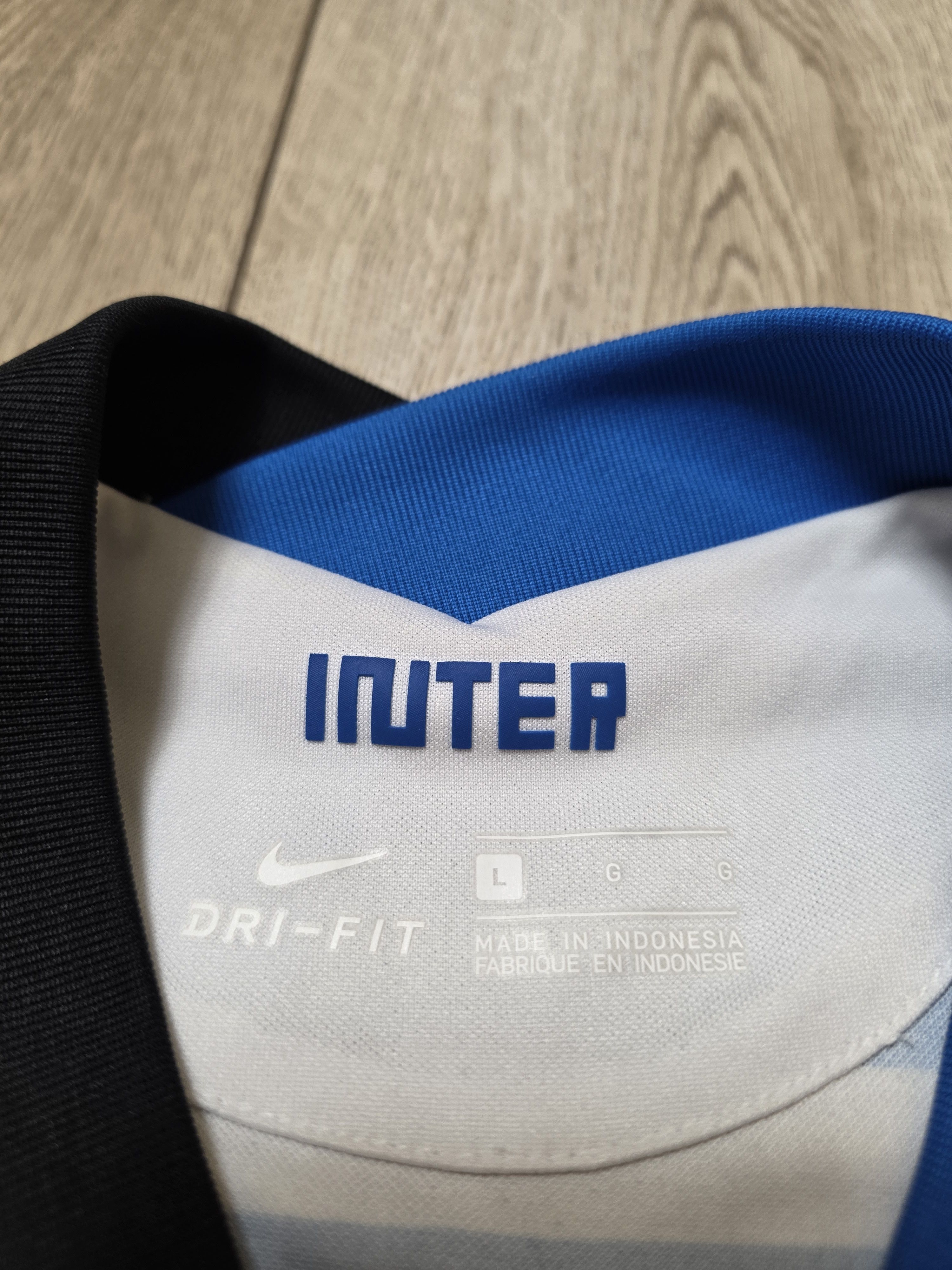 Nike INTER MILAN 2020 2021 FOURTH FOOTBALL SHIRT SOCCER JERSEY Size US L / EU 52-54 / 3 - 7 Thumbnail