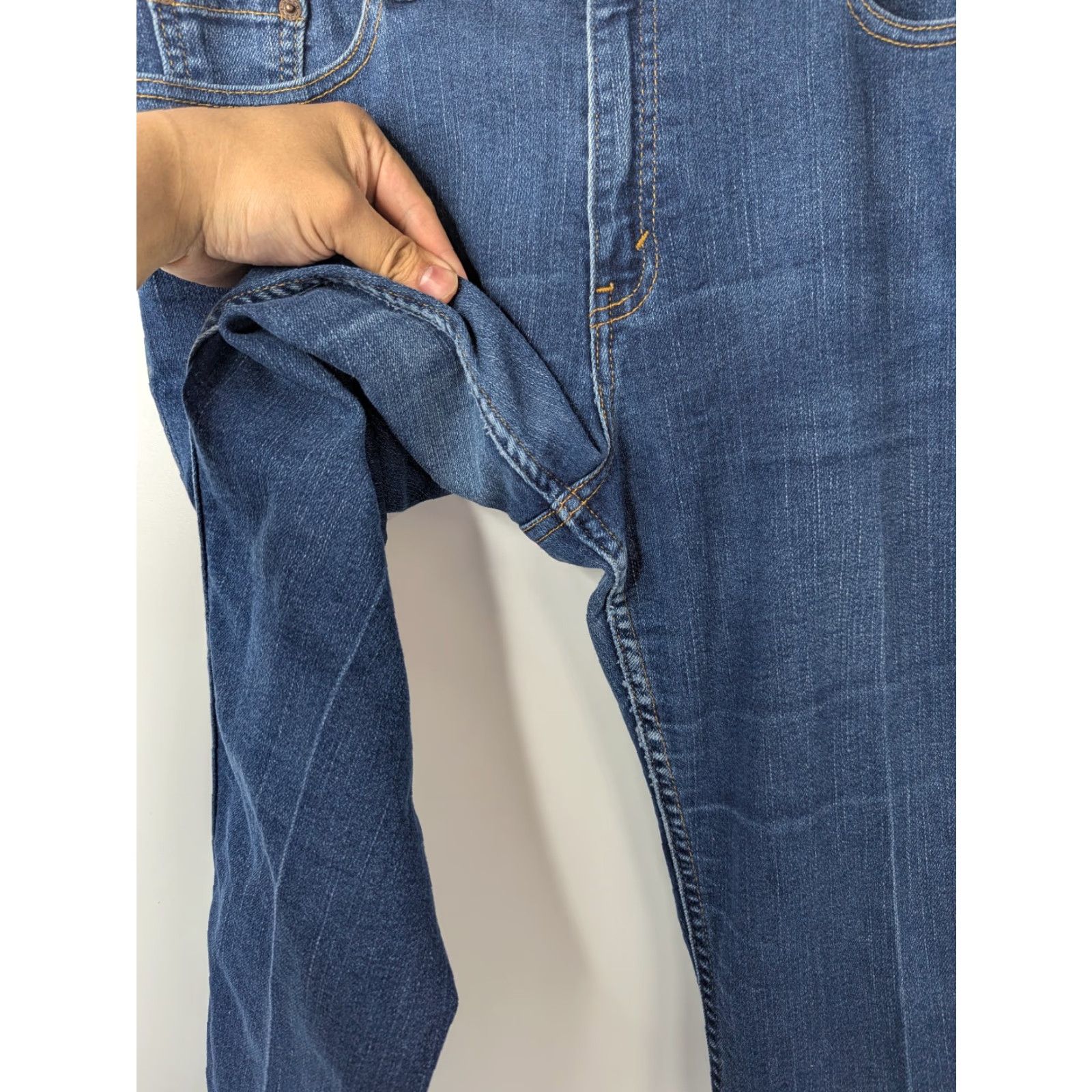Levi's VINTAGE Levi's 505 Jeans Woman 12 Blue Distressed Straight Low Rise 90s Retro USA Levi's 505 Womens Jeans Size 34" / US 12 / IT 48 - 3 Thumbnail