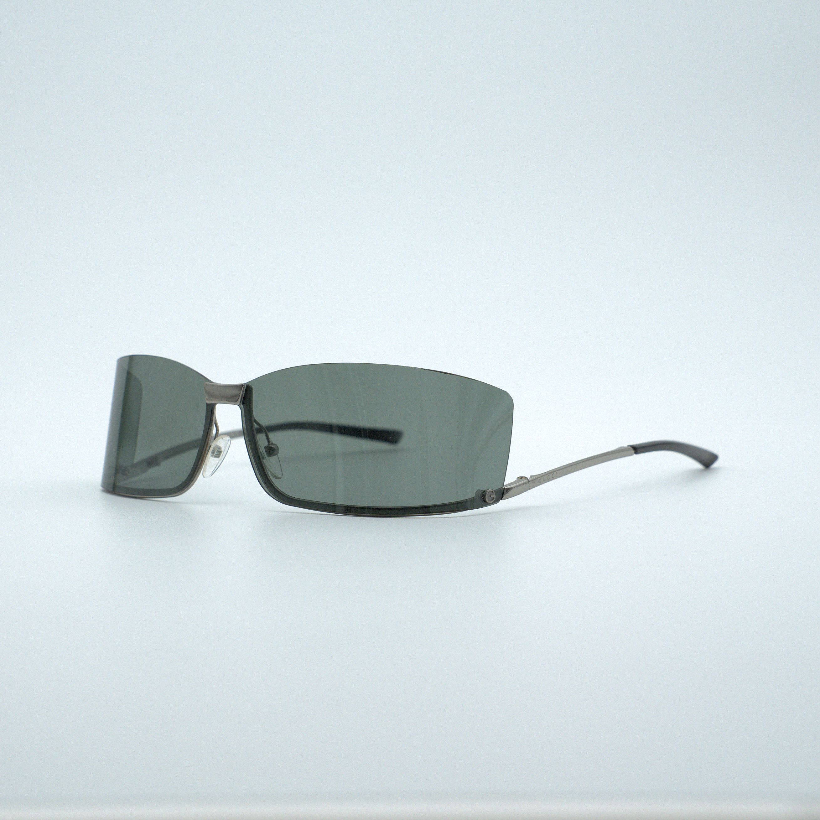 Gucci × Vintage ✨ Y2K Gucci Small Sunglasses Clear Grey GG2452
