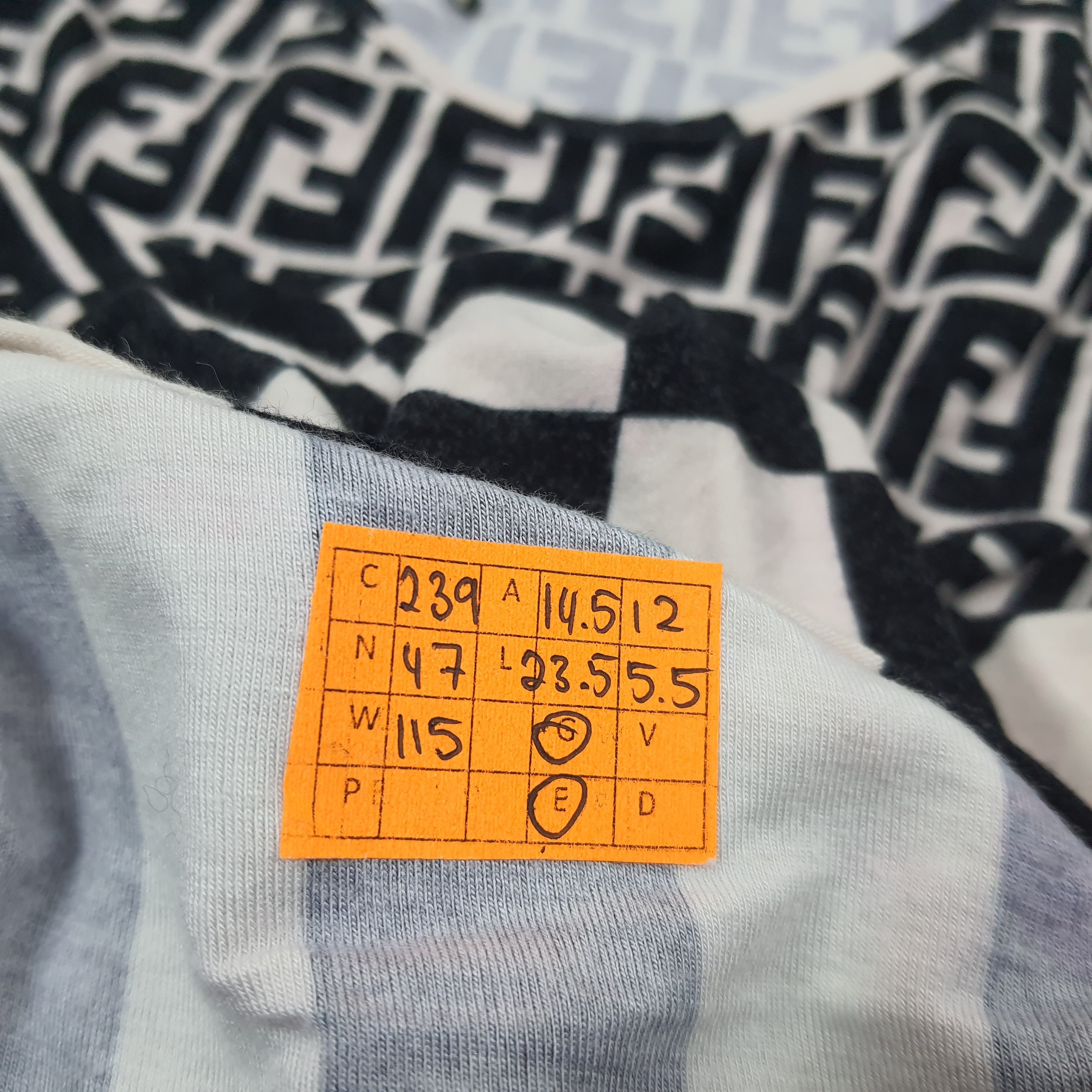 Fendi Vintage Fendi Mare Luxury Brand Tshirt C239N47 Size XXS / US 00 / IT 34 - 8 Thumbnail