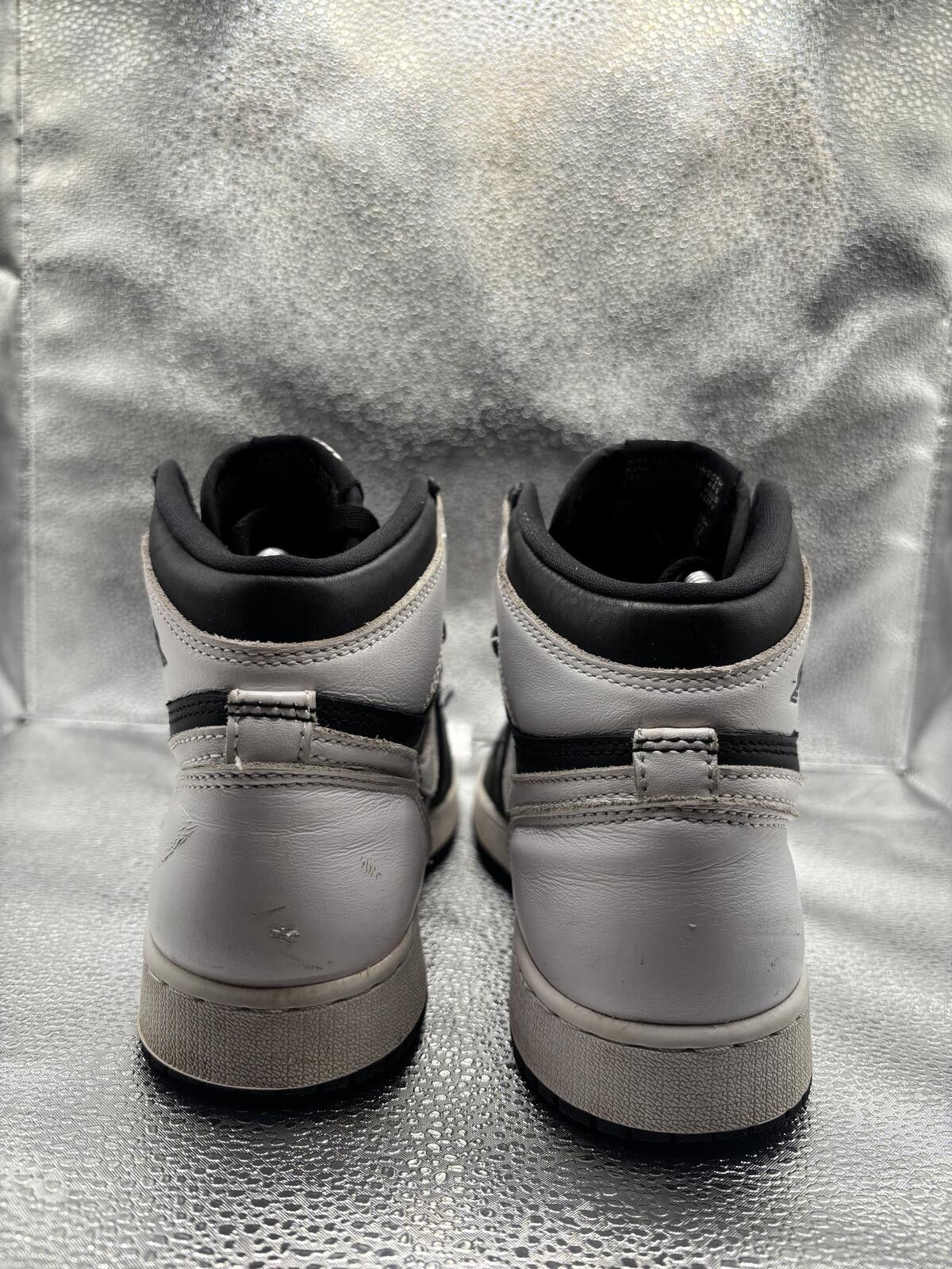 Jordan Brand Air Jordan 1 high black white GS Size US 6 / EU 39 - 4 Thumbnail